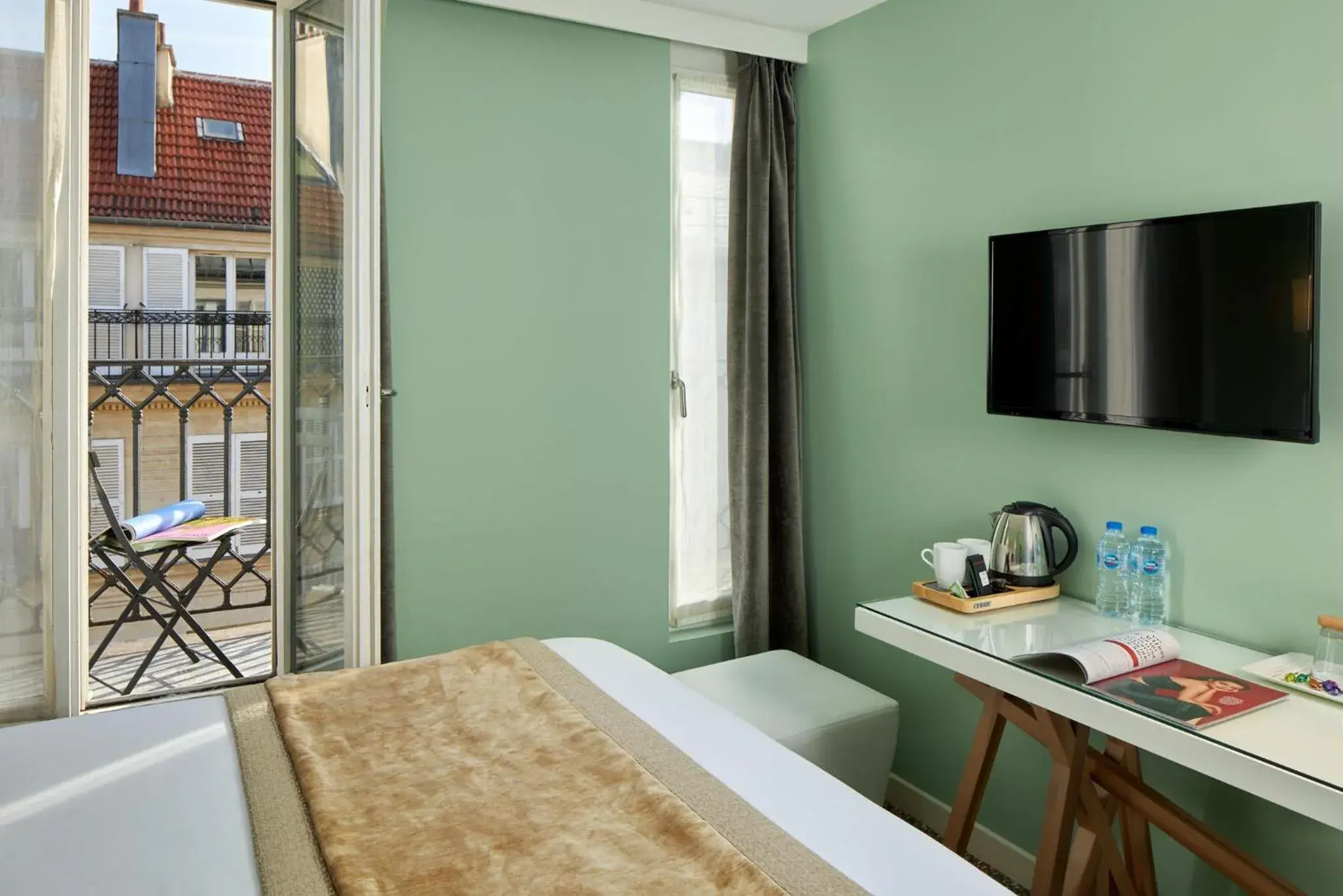 Balcony/Terrace, Bed in Grand Hôtel Malher
