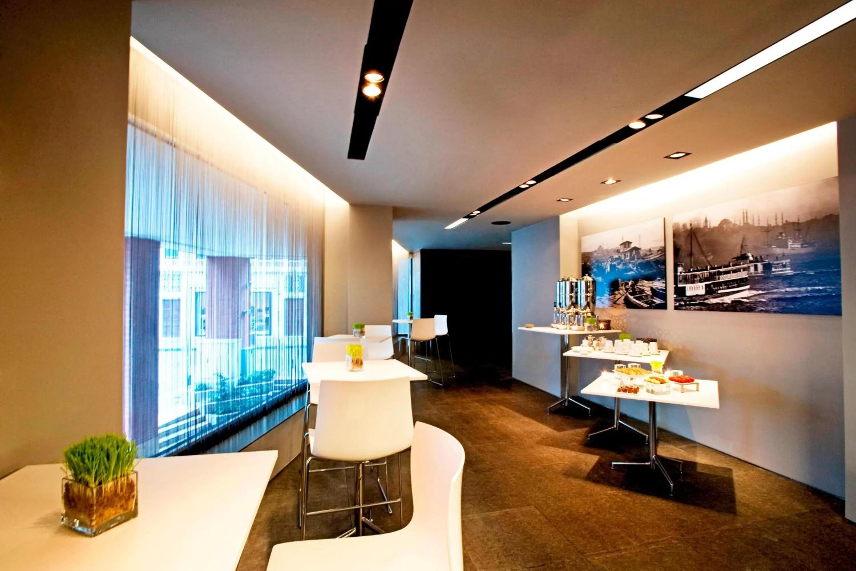 Meeting/conference room in W Istanbul