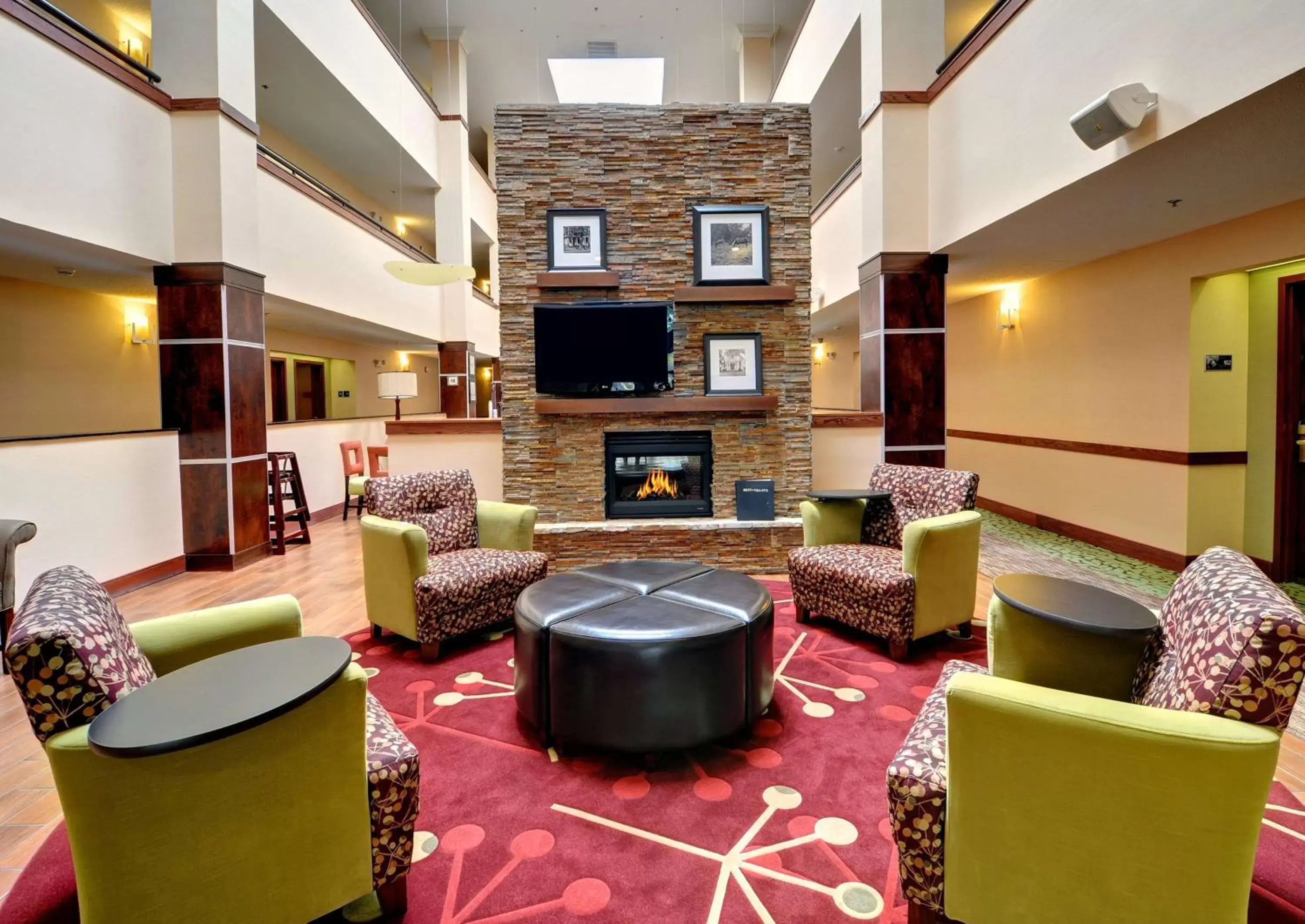 Lobby or reception, Lounge/Bar in Hampton Inn Athens