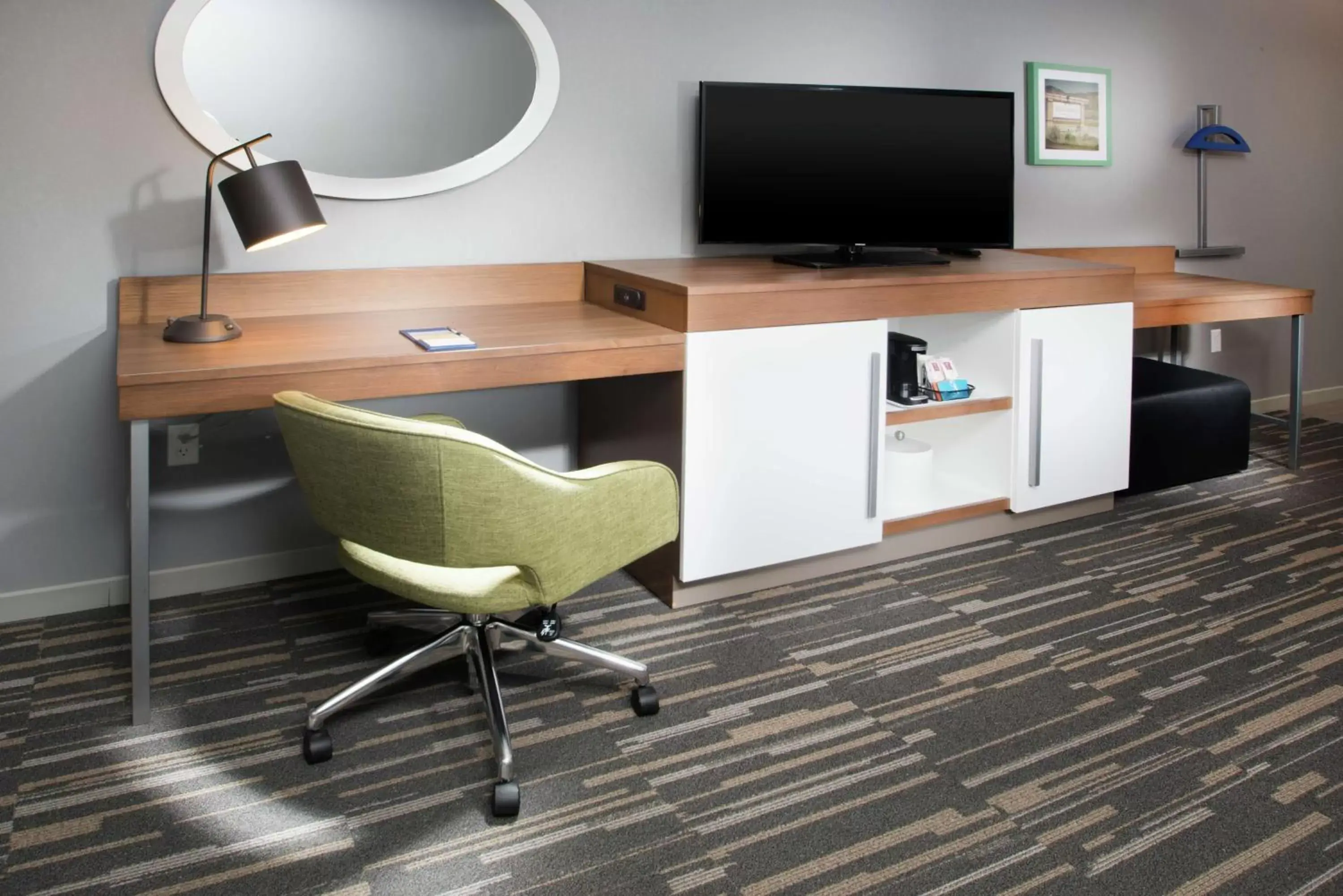 King Room with Sofa Bed- Non-Smoking in Hampton Inn Arvin Tejon Ranch, Ca King Room with Sofa Bed- Non-Smoking in Hampton Inn Arvin Tejon Ranch, Ca