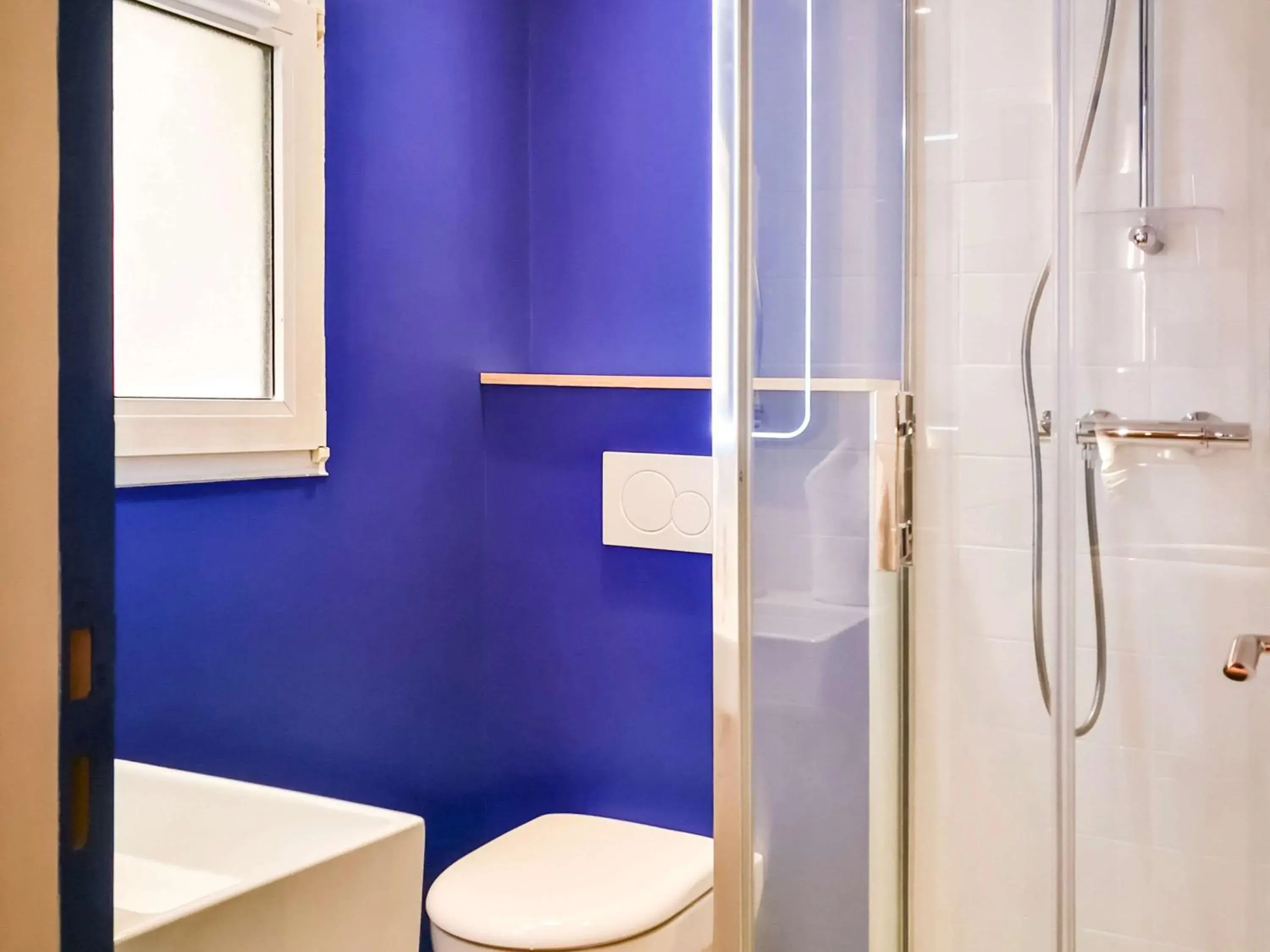 Photo of the whole room, Bathroom in ibis Styles Paris Opera Lafayette