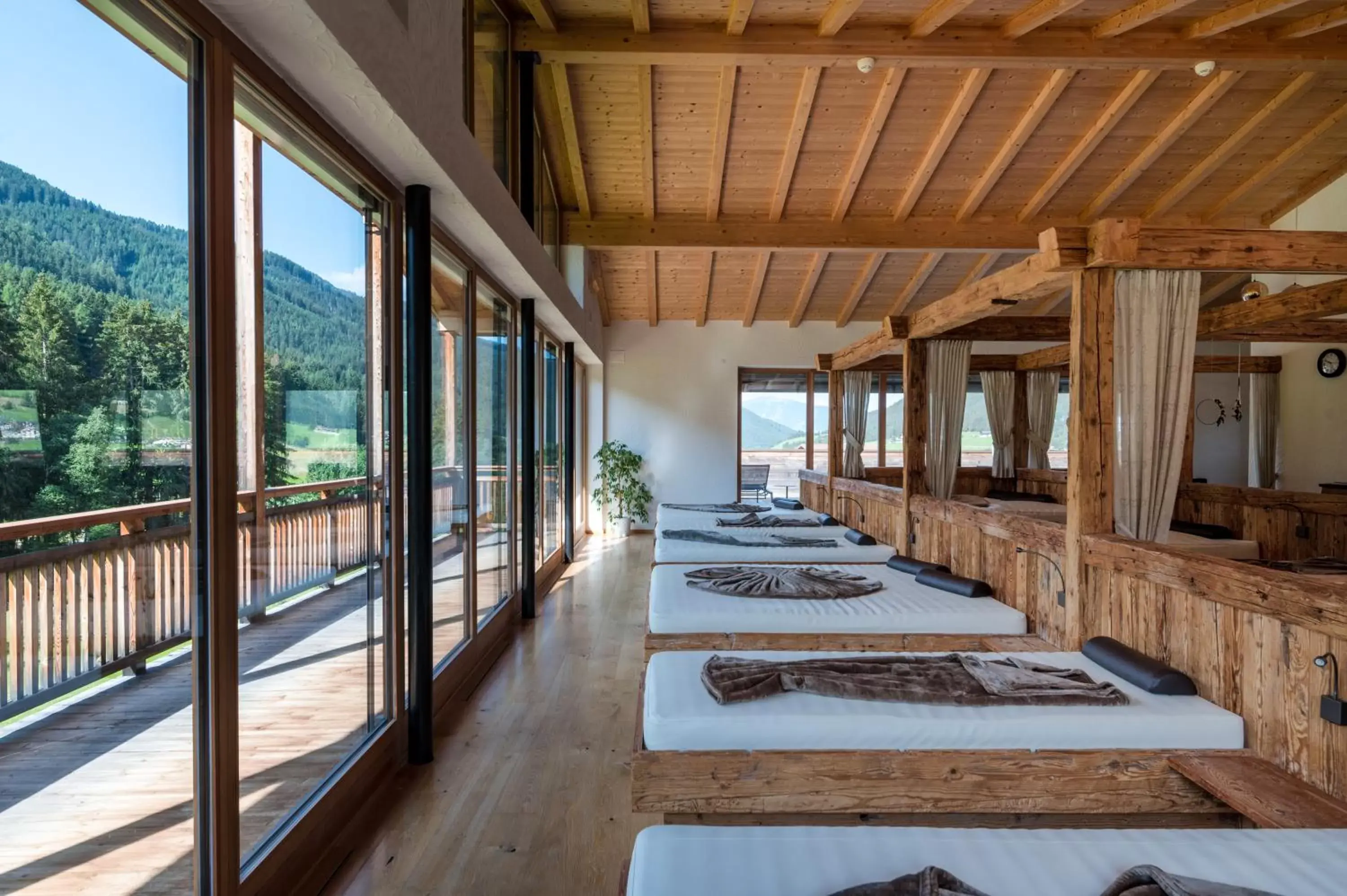 Spa and wellness centre/facilities in Alpine Nature Hotel Stoll