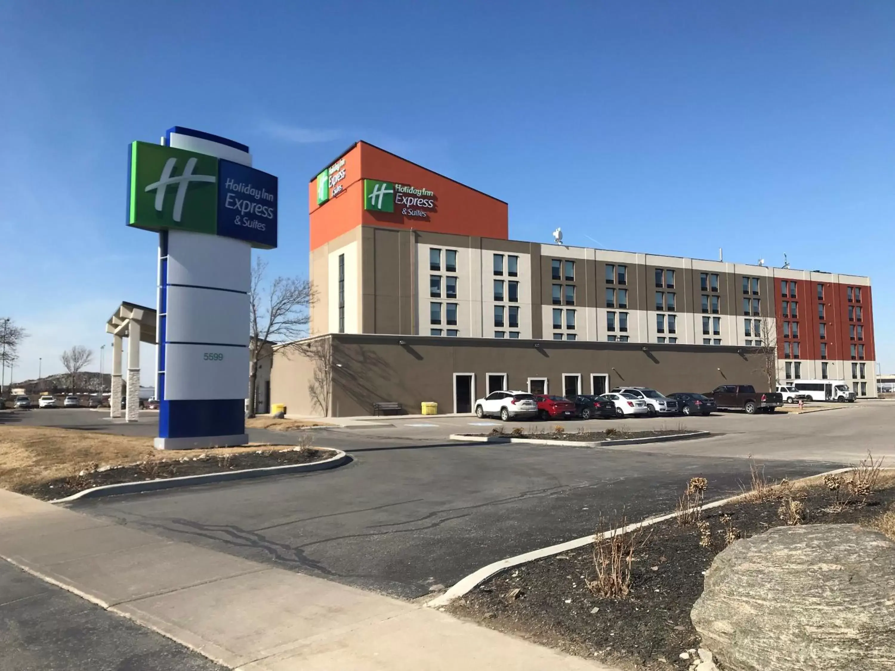 Property Building in Holiday Inn Express & Suites Toronto Airport West, an IHG Hotel