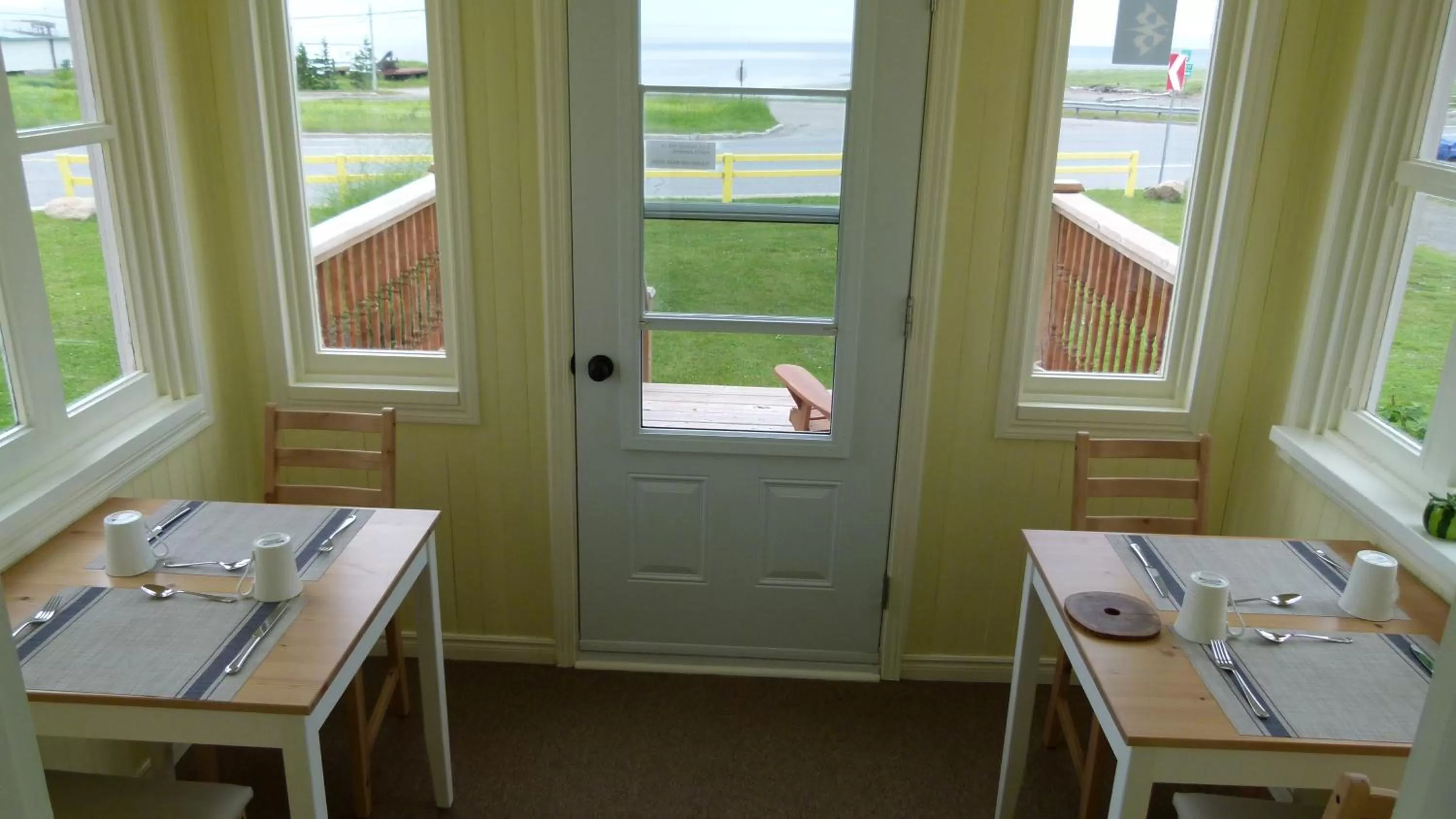Dining area in La Maison entre Mer Montagnes