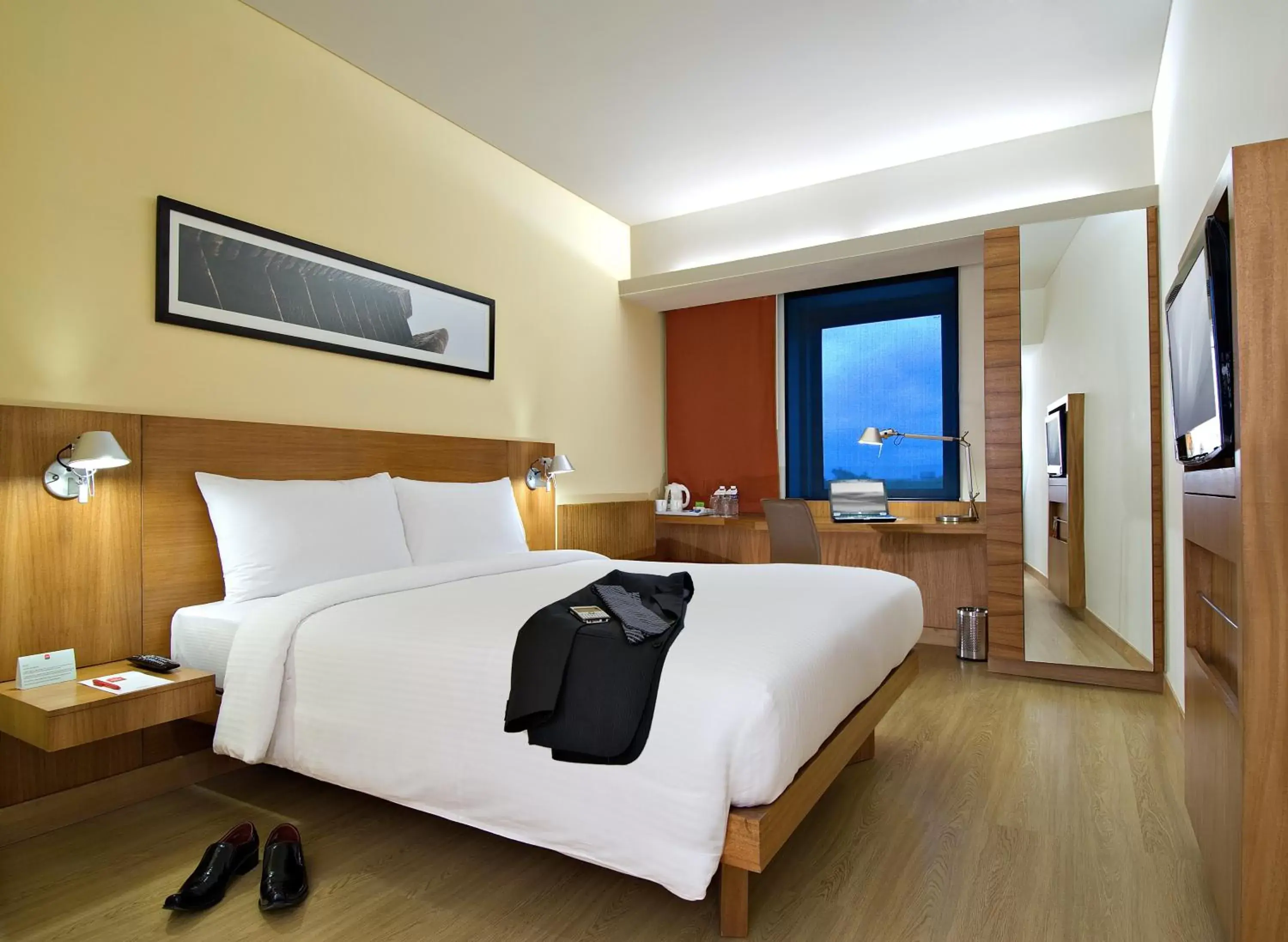 Bedroom, Bed in ibis Navi Mumbai - An Accor Brand