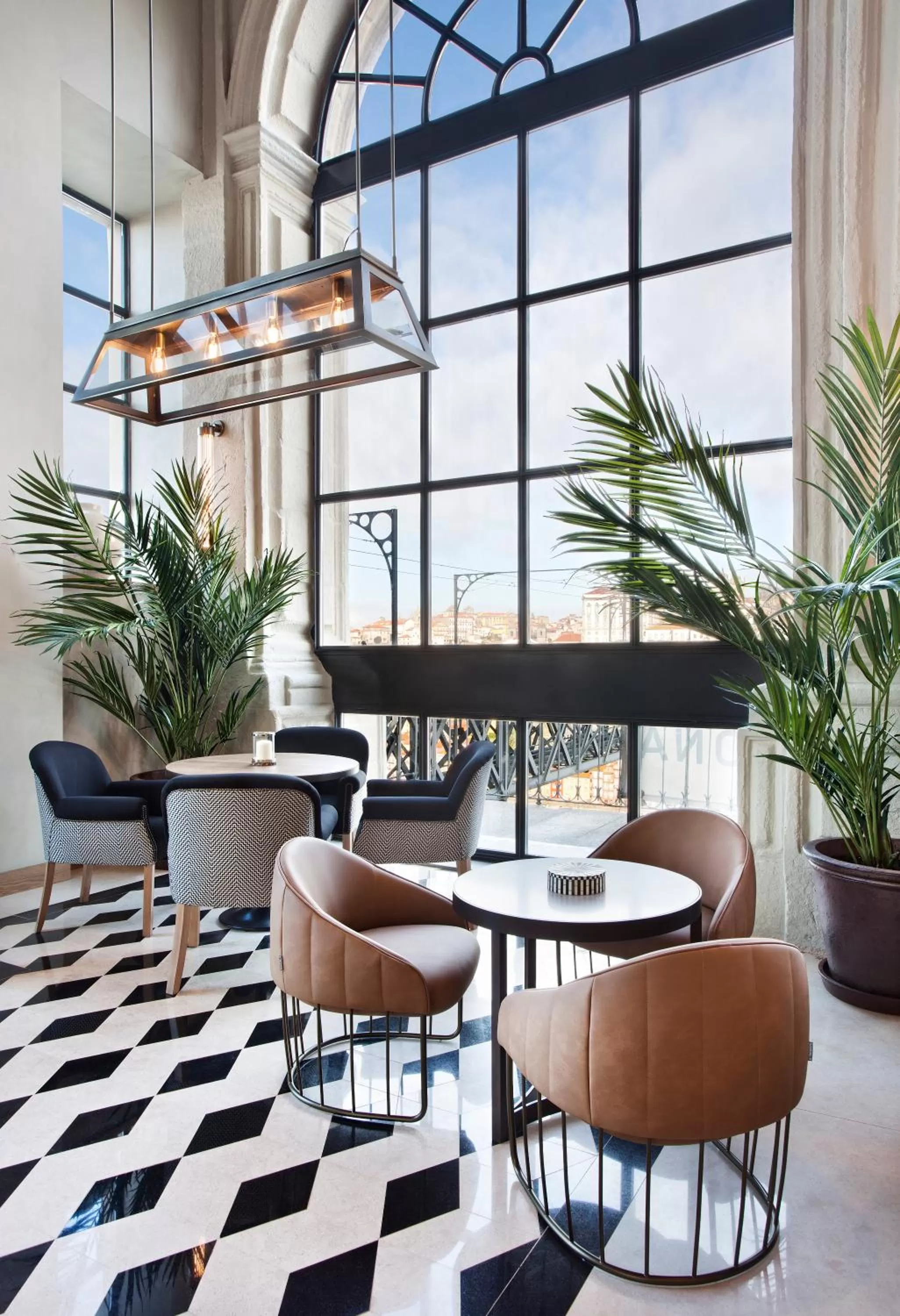 Lounge or bar in Vincci Ponte de Ferro