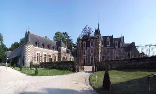 Facade/entrance, Property Building in Chateau de Jallanges - Les Collectionneurs