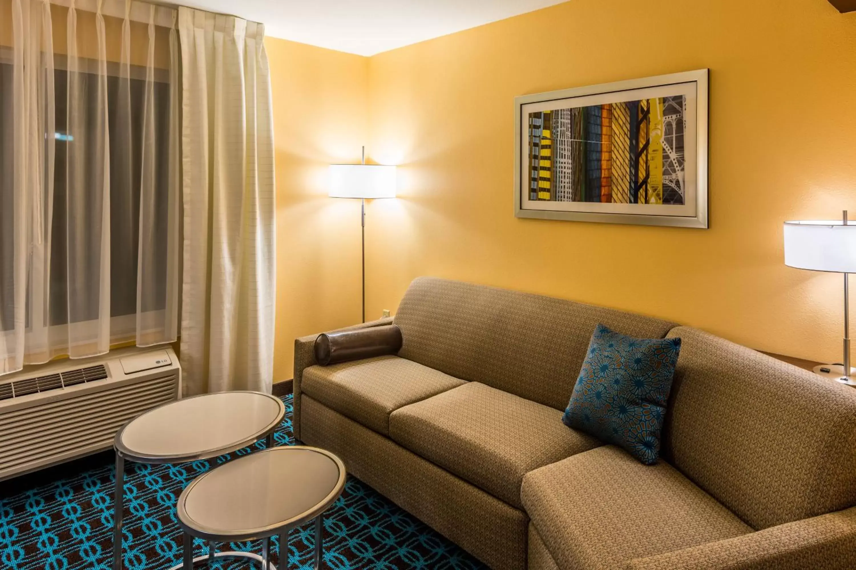 Living room, Seating Area in Fairfield Inn & Suites by Marriott Mobile Saraland