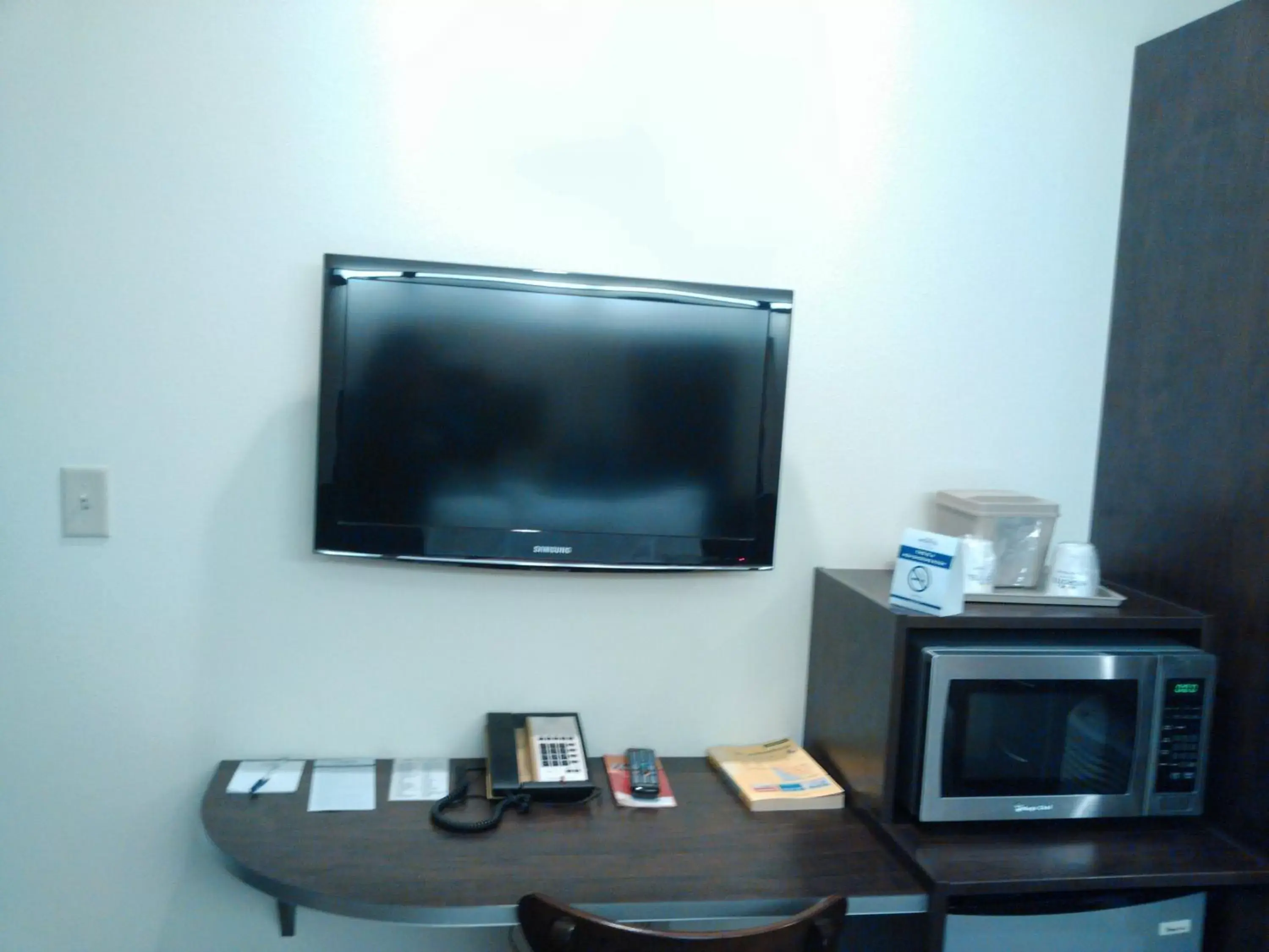 TV and multimedia, TV/Entertainment Center in Microtel Inn and Suites Eagle Pass