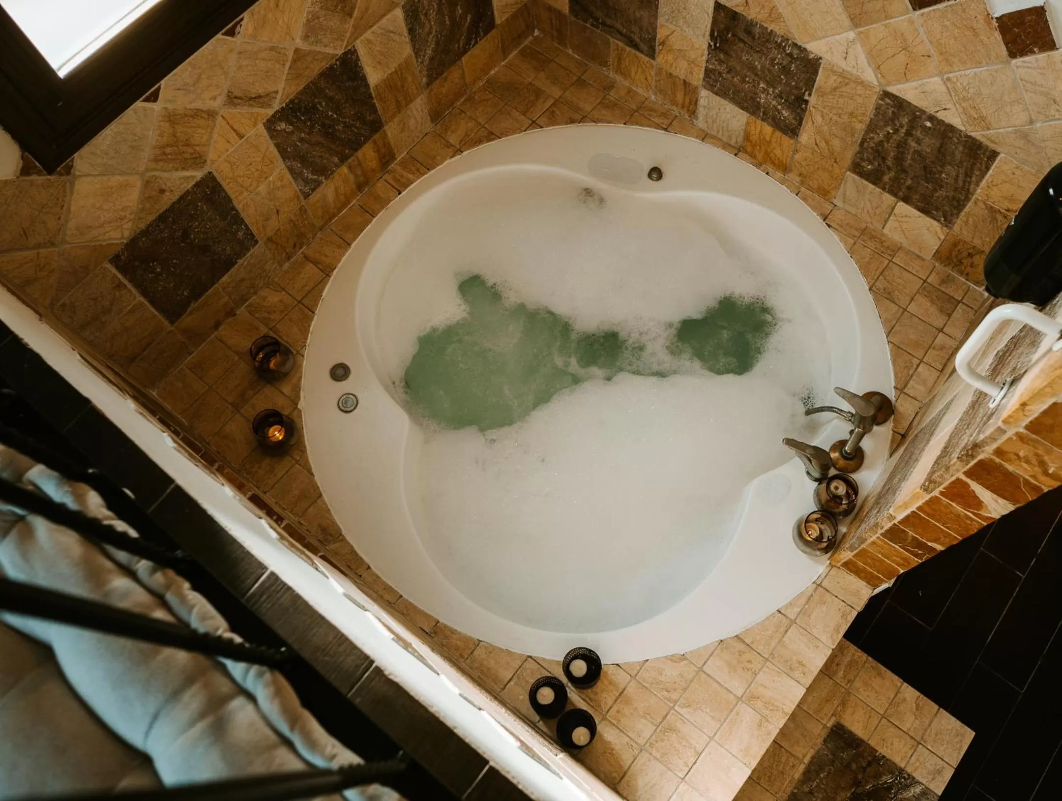 Hot Tub in Hospedería Ballesteros