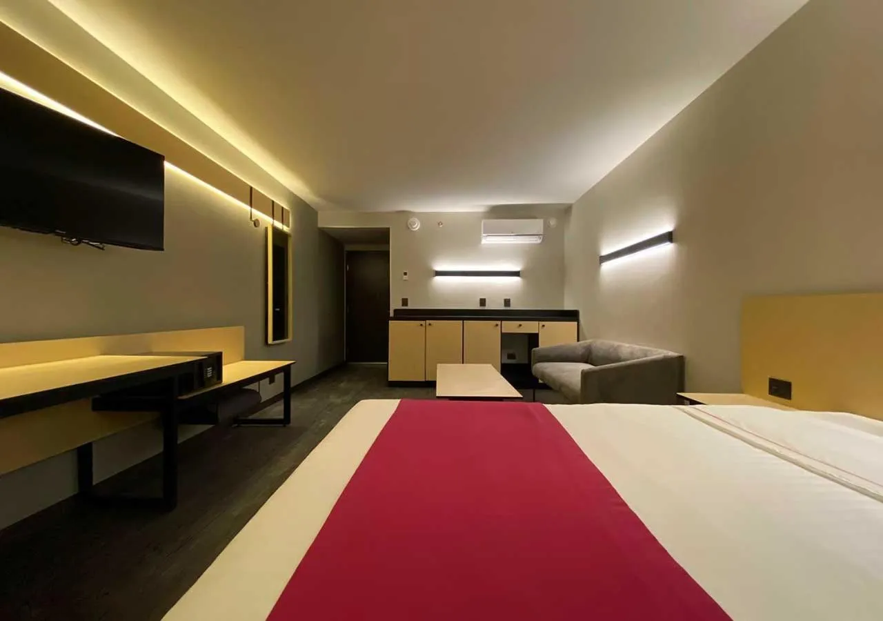 Photo of the whole room, Bed in Hotel MX mas cuautitlan Izcalli, Trademark by Wyndham