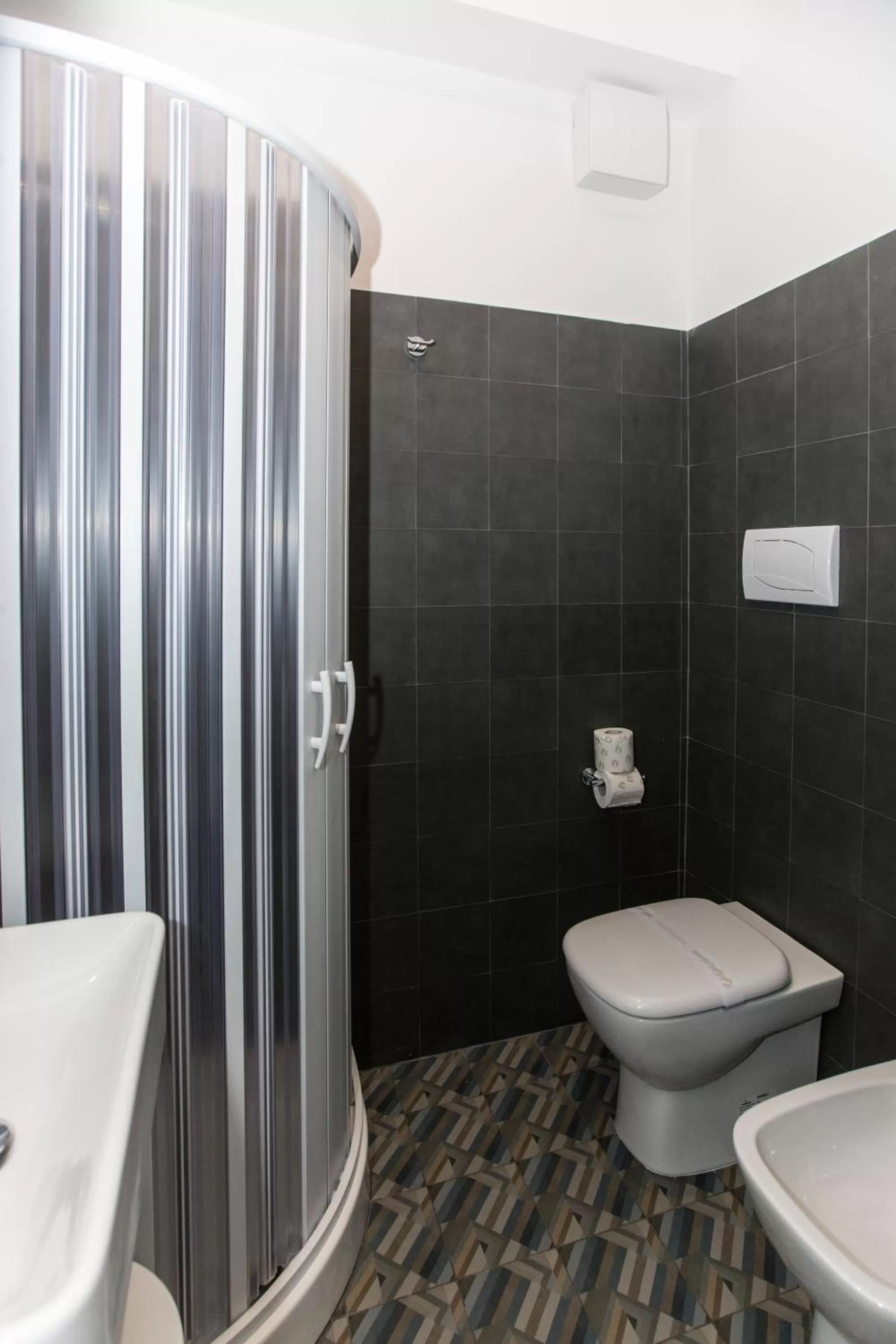 Shower in Malù Suites