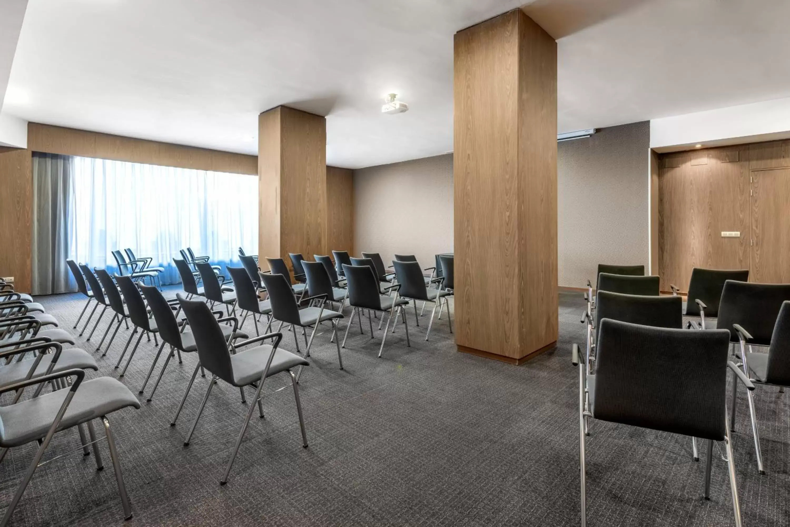 Meeting/conference room in AC Hotel General Álava