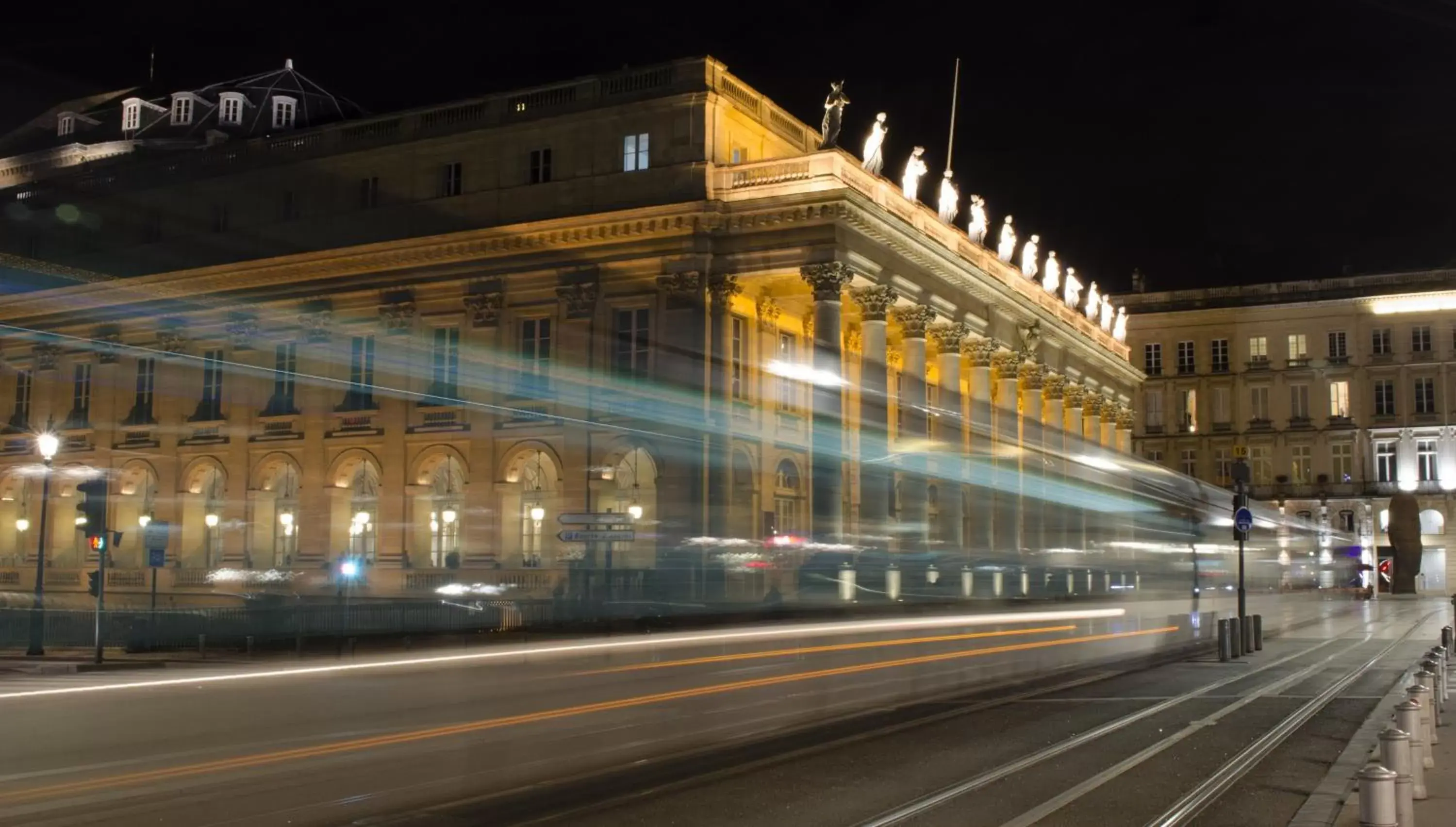 Nearby landmark, Property Building in Kyriad Bordeaux Nord Sainte Eulalie