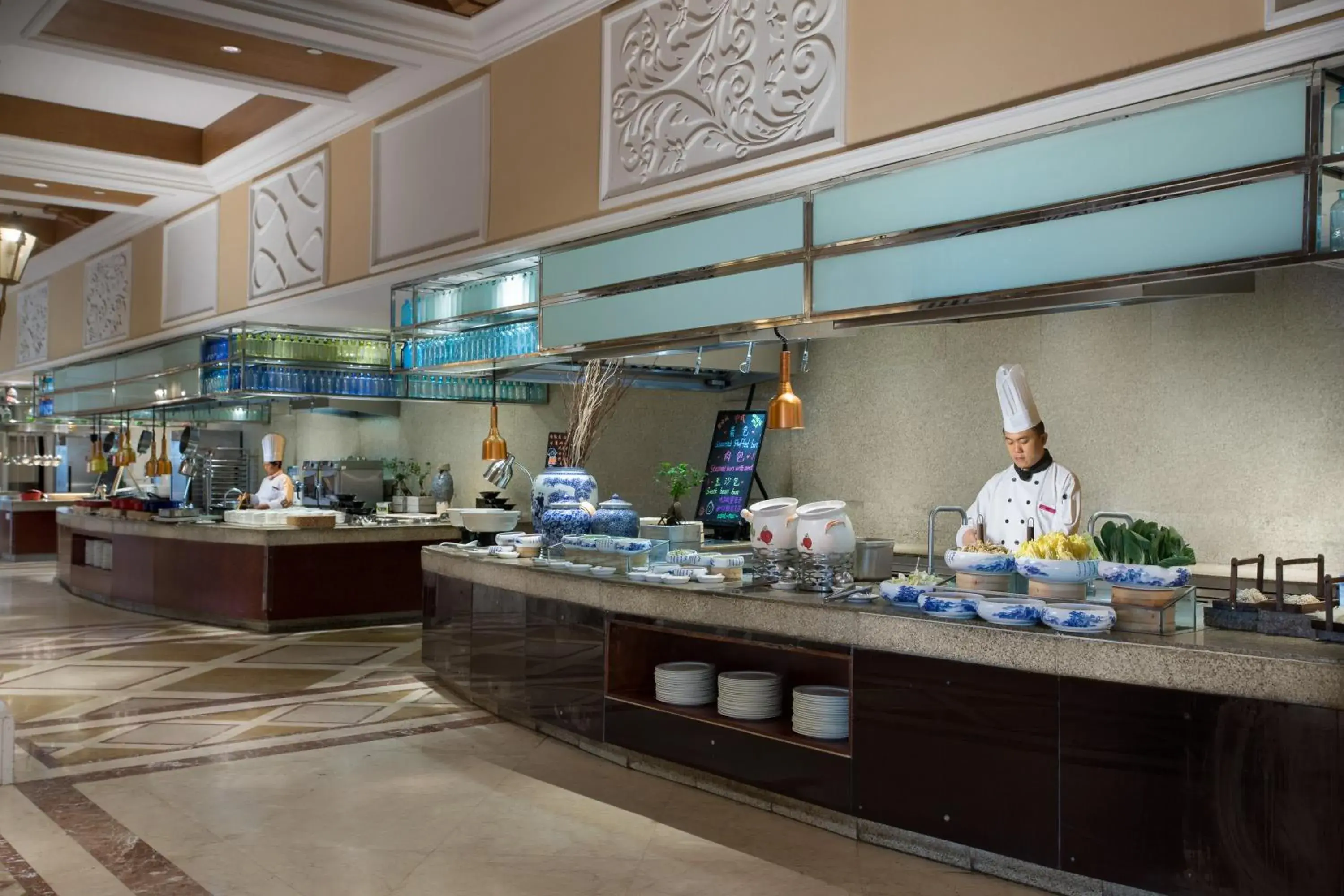 Restaurant/places to eat in Crowne Plaza Ocean Spring Resort, an IHG Hotel