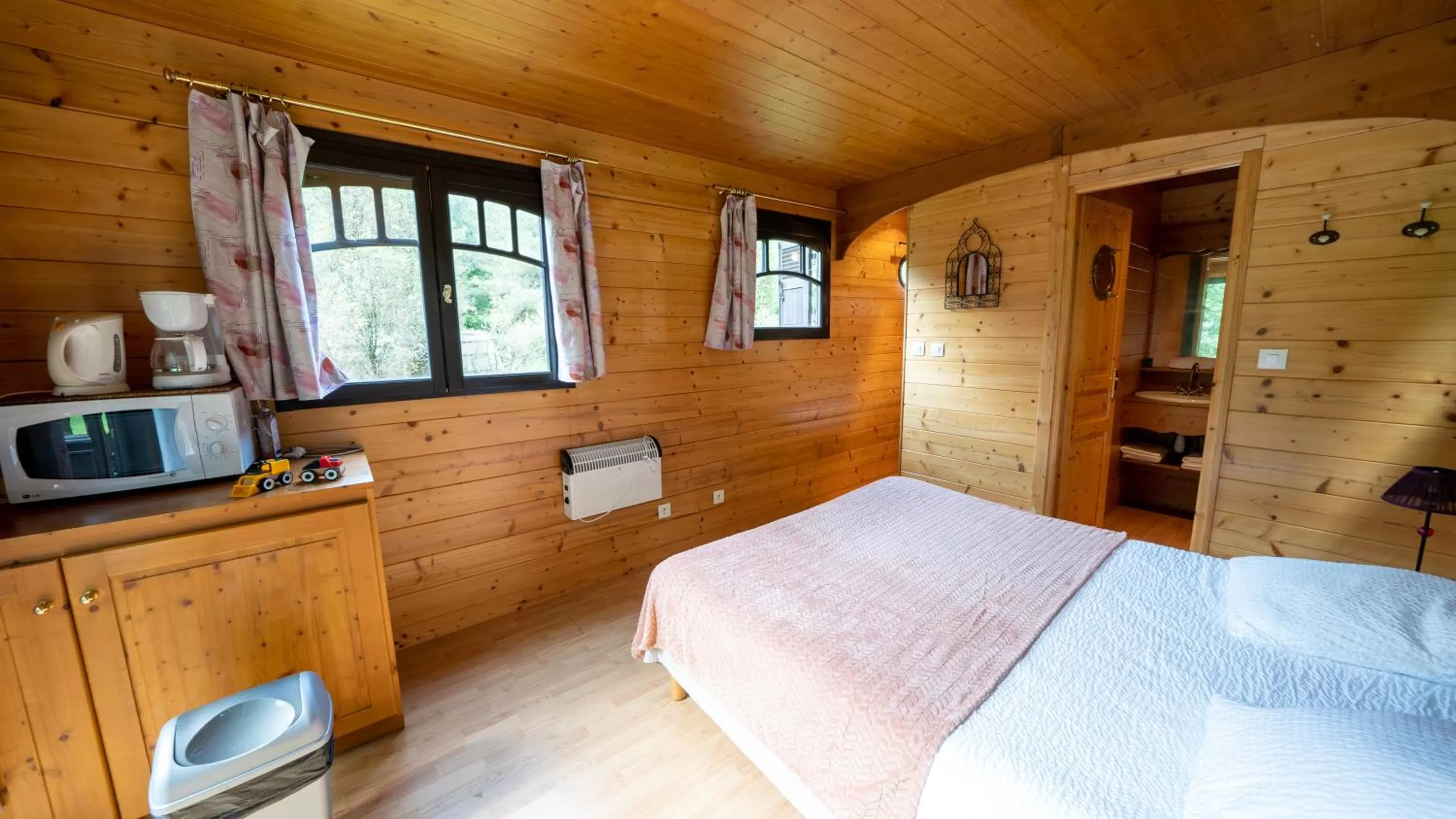 Bed in Le Village de la Champagne - Slowmoov