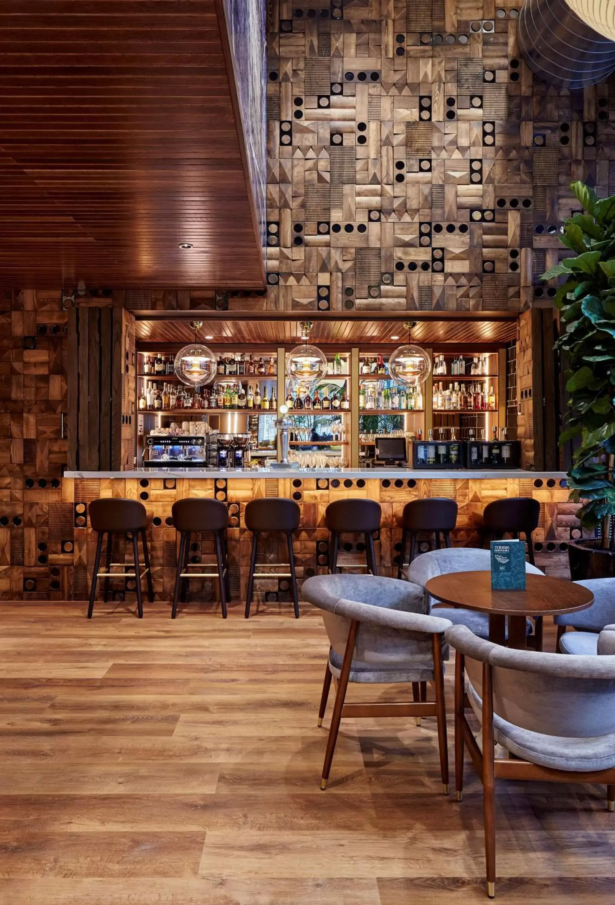 Lounge or bar, Restaurant/Places to Eat in Radisson Blu 1882 Hotel, Barcelona Sagrada Familia