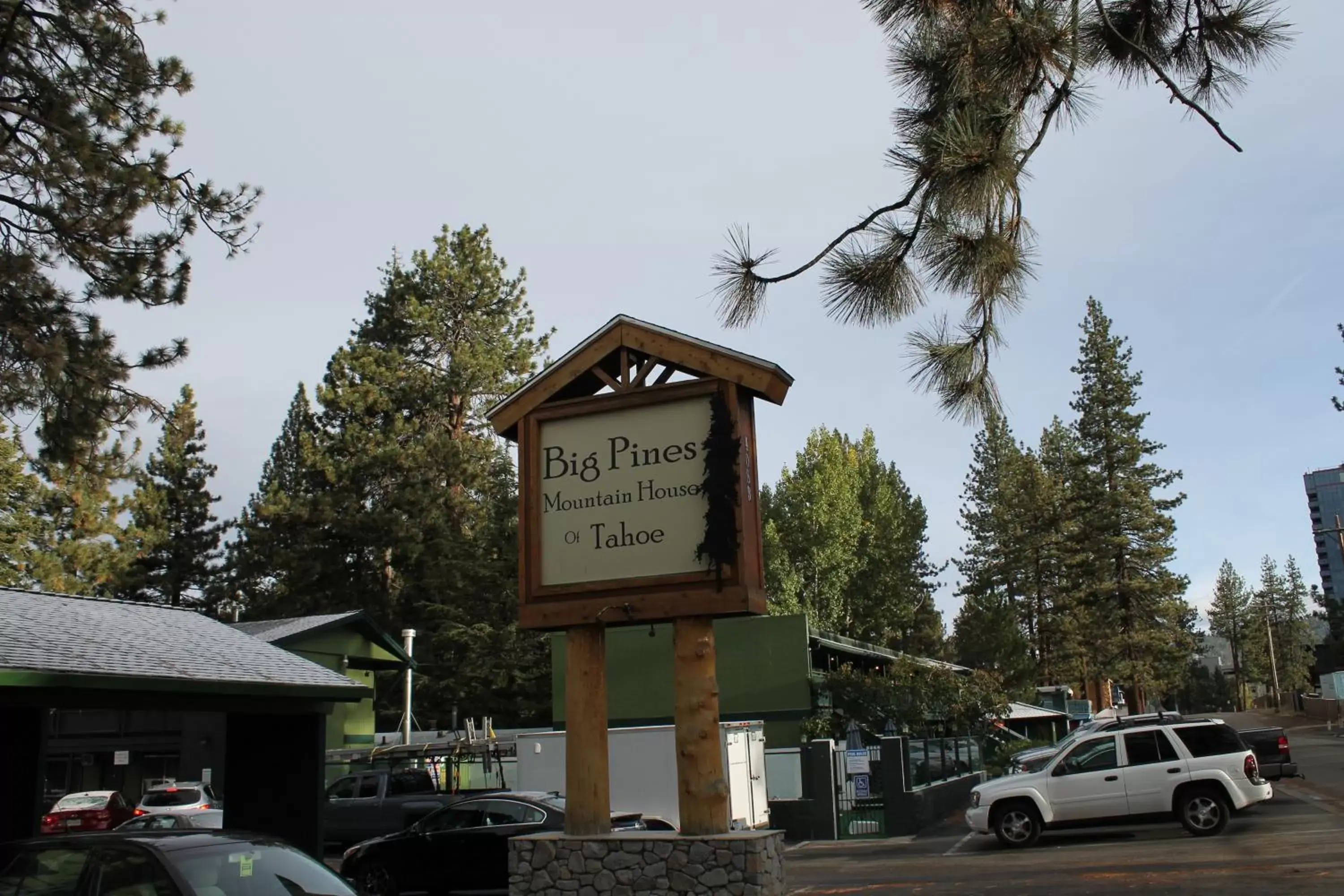 Facade/entrance, Property Building in Big Pines Mountain House