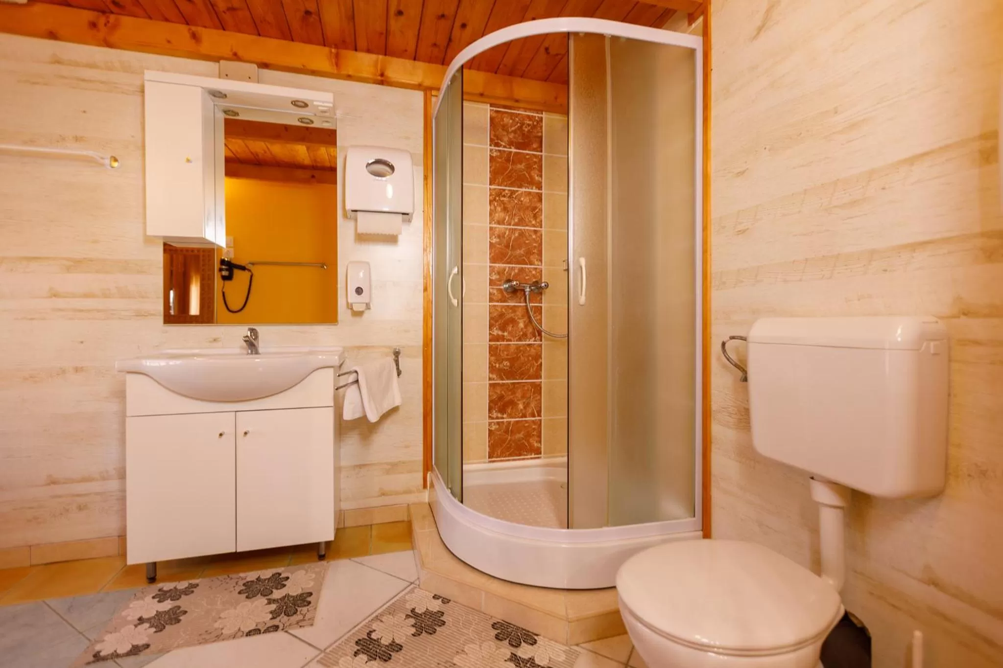 Central Panzió Gyula