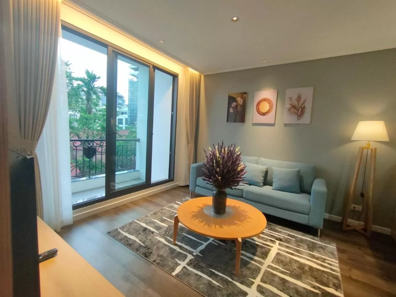 Hồng Gia Tuệ Lake View