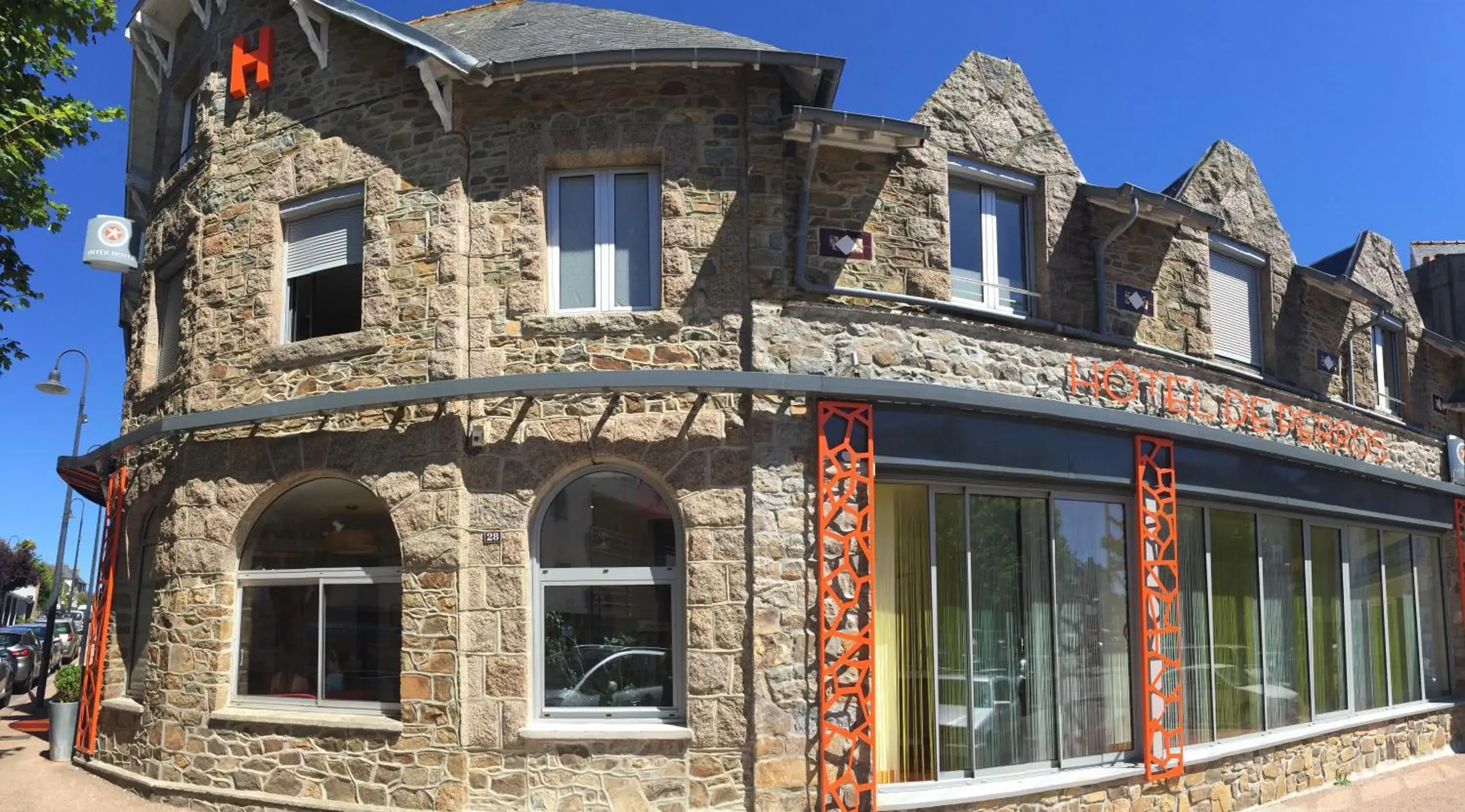 Facade/entrance in Hôtel de Perros, The Originals Boutique Facade/entrance in Hôtel de Perros, The Originals Boutique