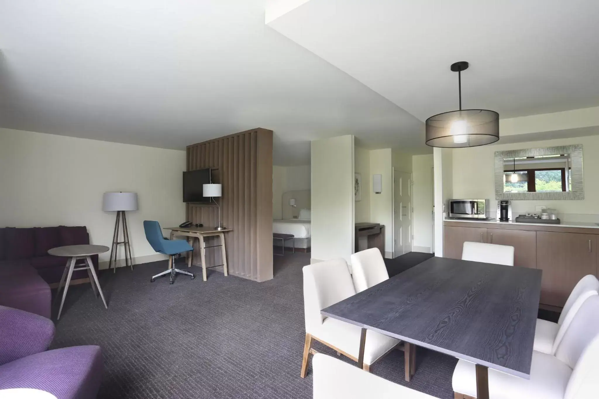 Photo of the whole room, Dining Area in Crowne Plaza Hotel Atlanta Perimeter at Ravinia, an IHG Hotel