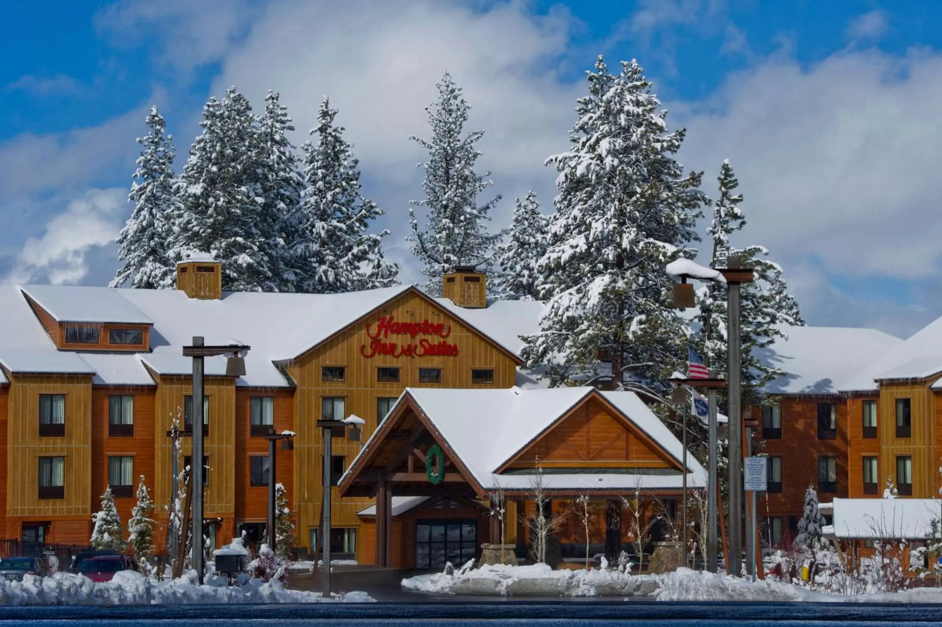 Property building, Winter in Hampton Inn & Suites Tahoe-Truckee