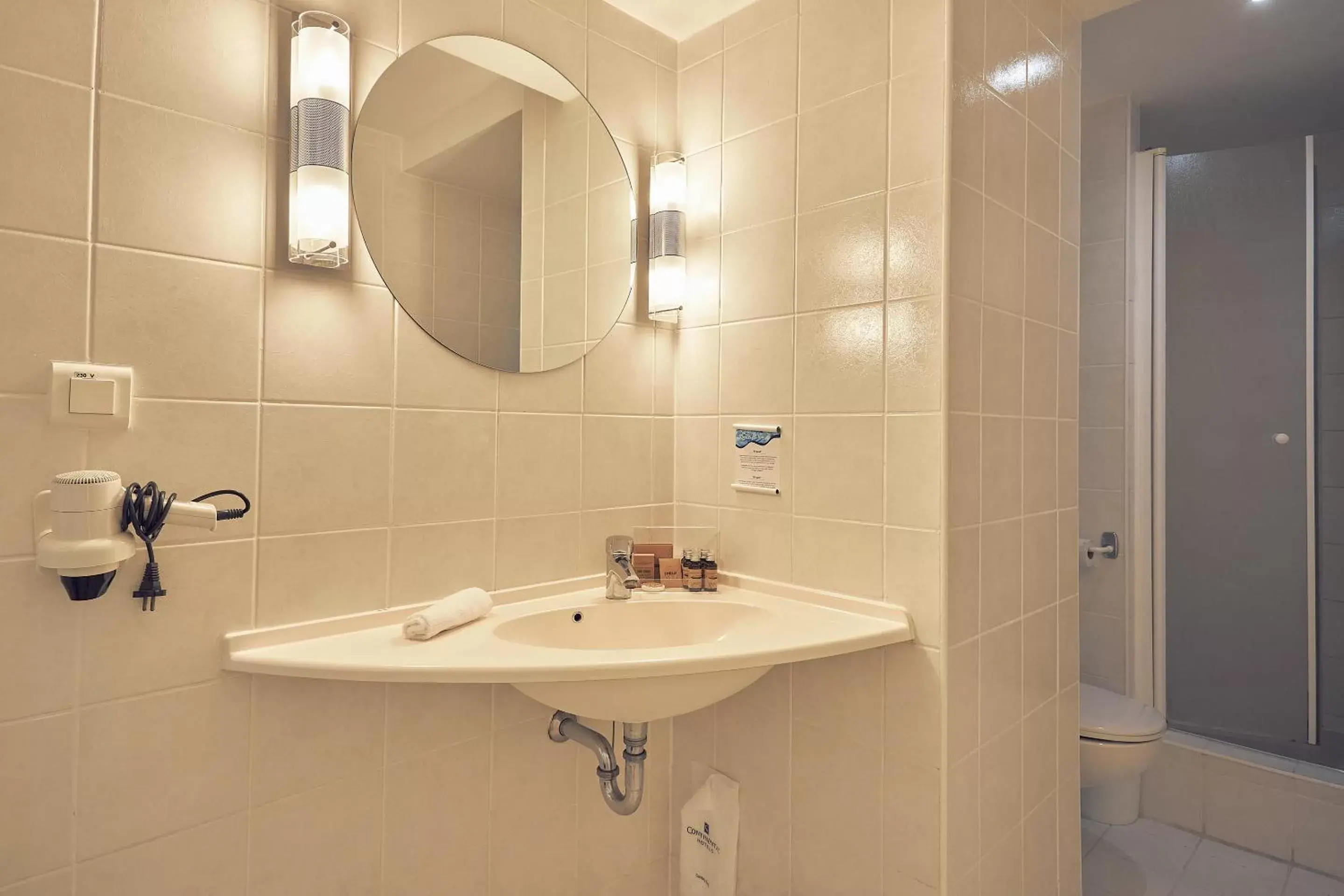 Standard Family Room with sofabed in Continental Forum Constanta Standard Family Room with sofabed in Continental Forum Constanta