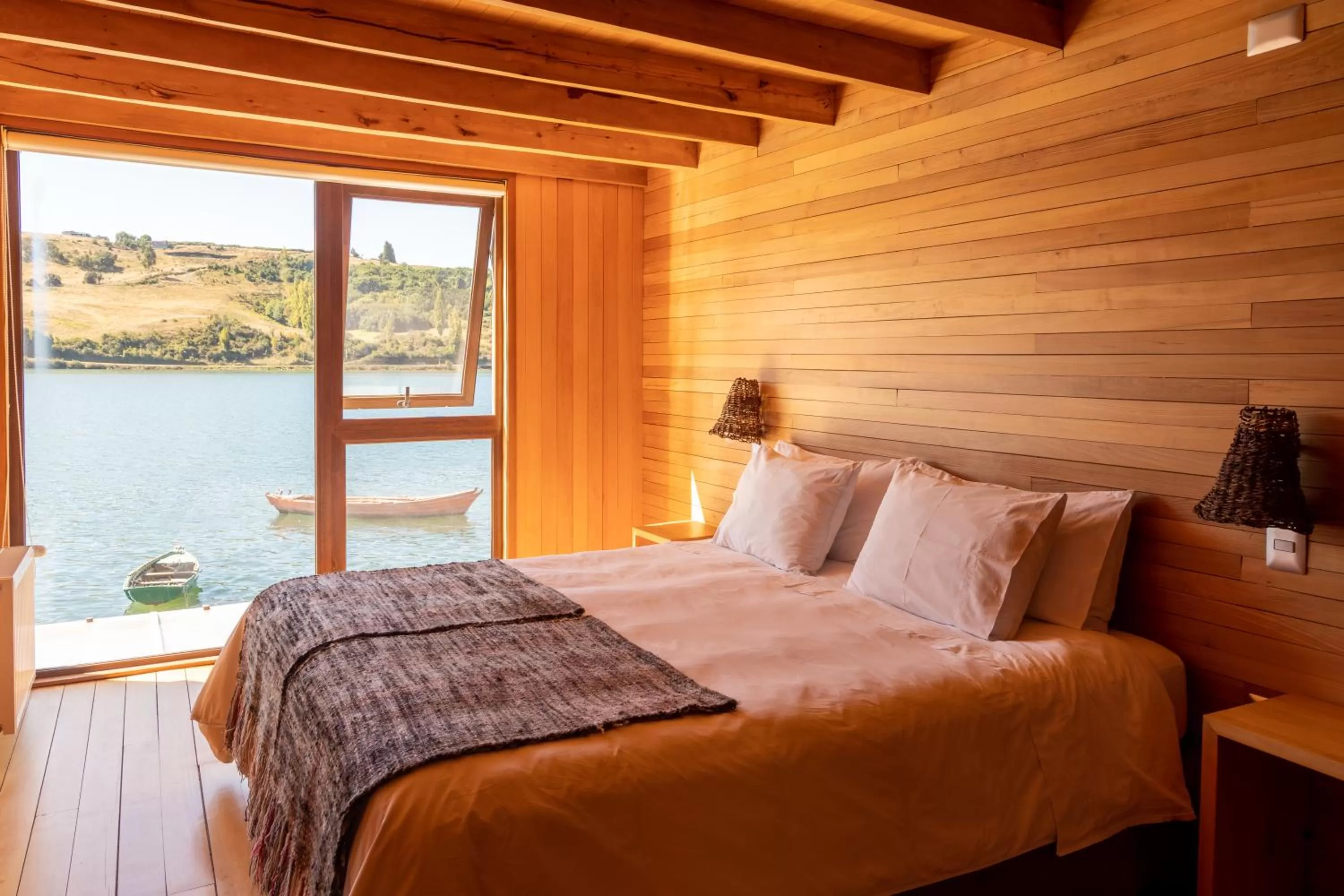 Photo of the whole room, Bed in Sizigia