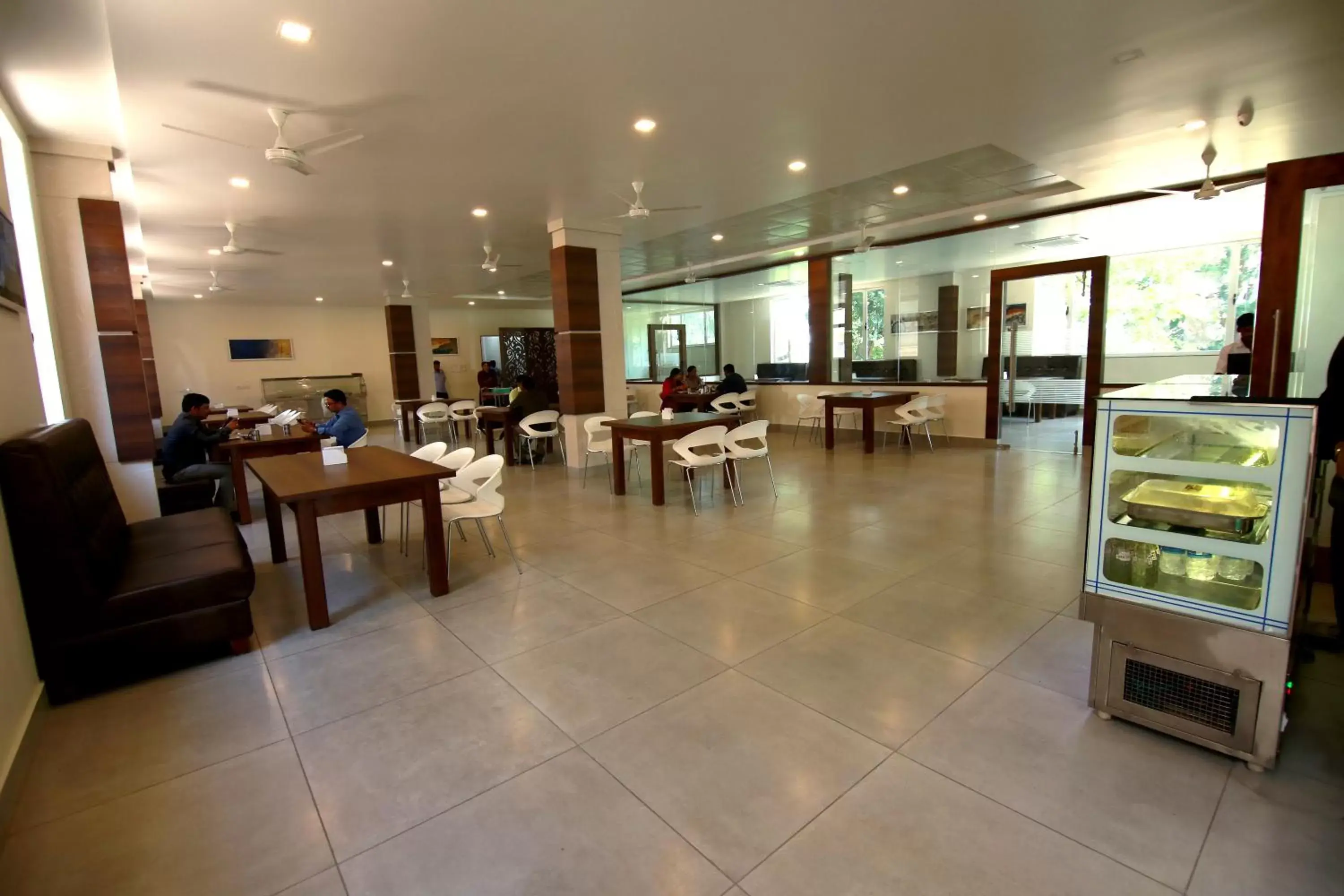 Restaurant/places to eat in Palguni Residency Restaurant/places to eat in Palguni Residency