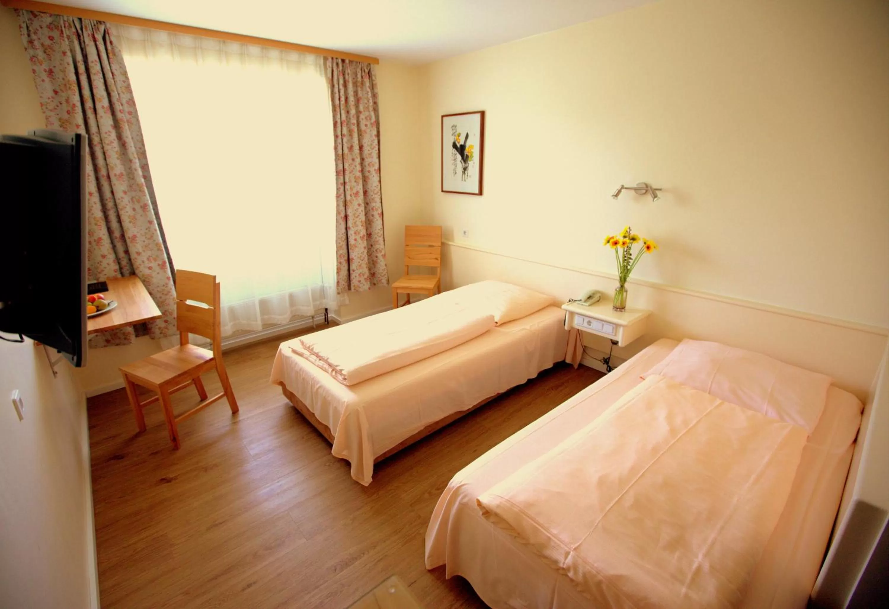 Photo of the whole room, Bed in Airport Hotel Walldorf