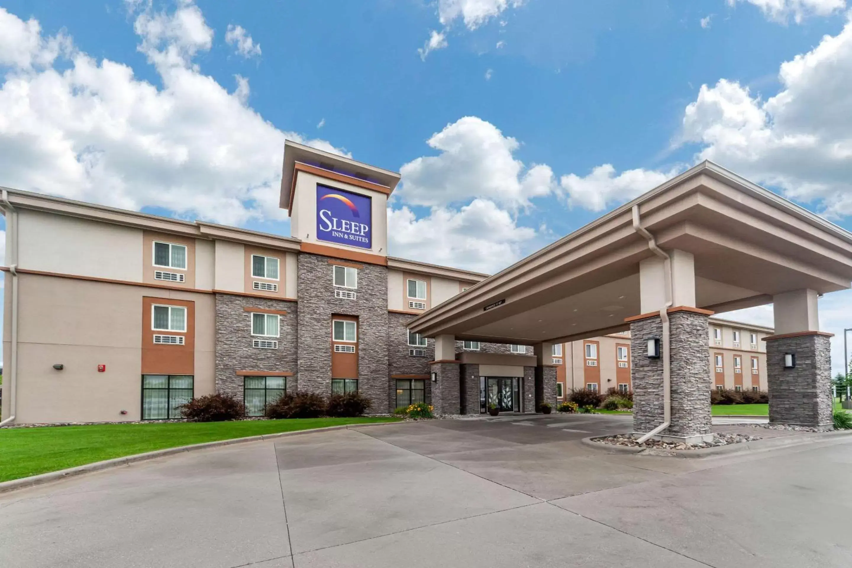 Property building in Sleep Inn & Suites Grand Forks Alerus Center