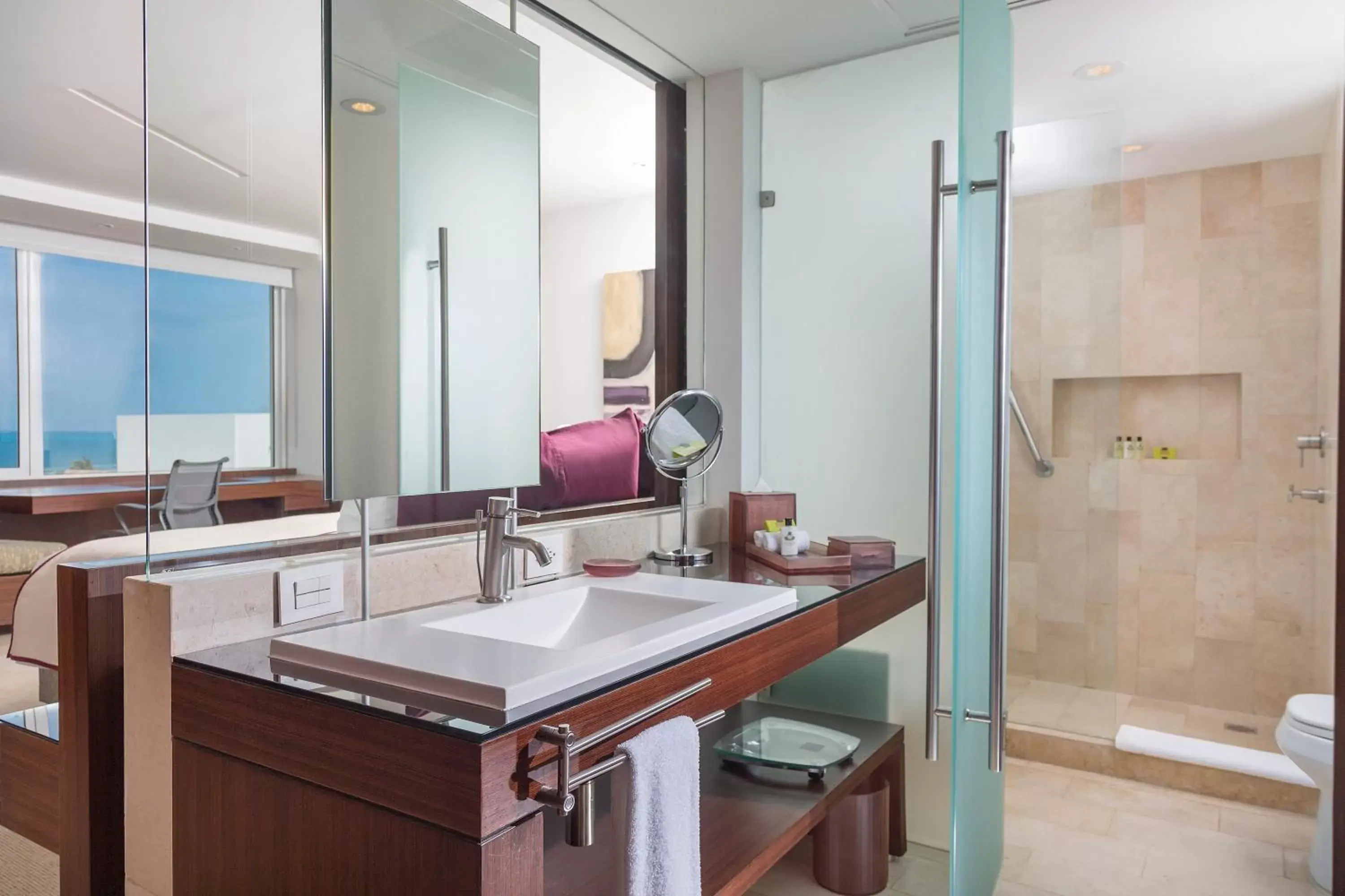 Bathroom in InterContinental Presidente Cancun Resort