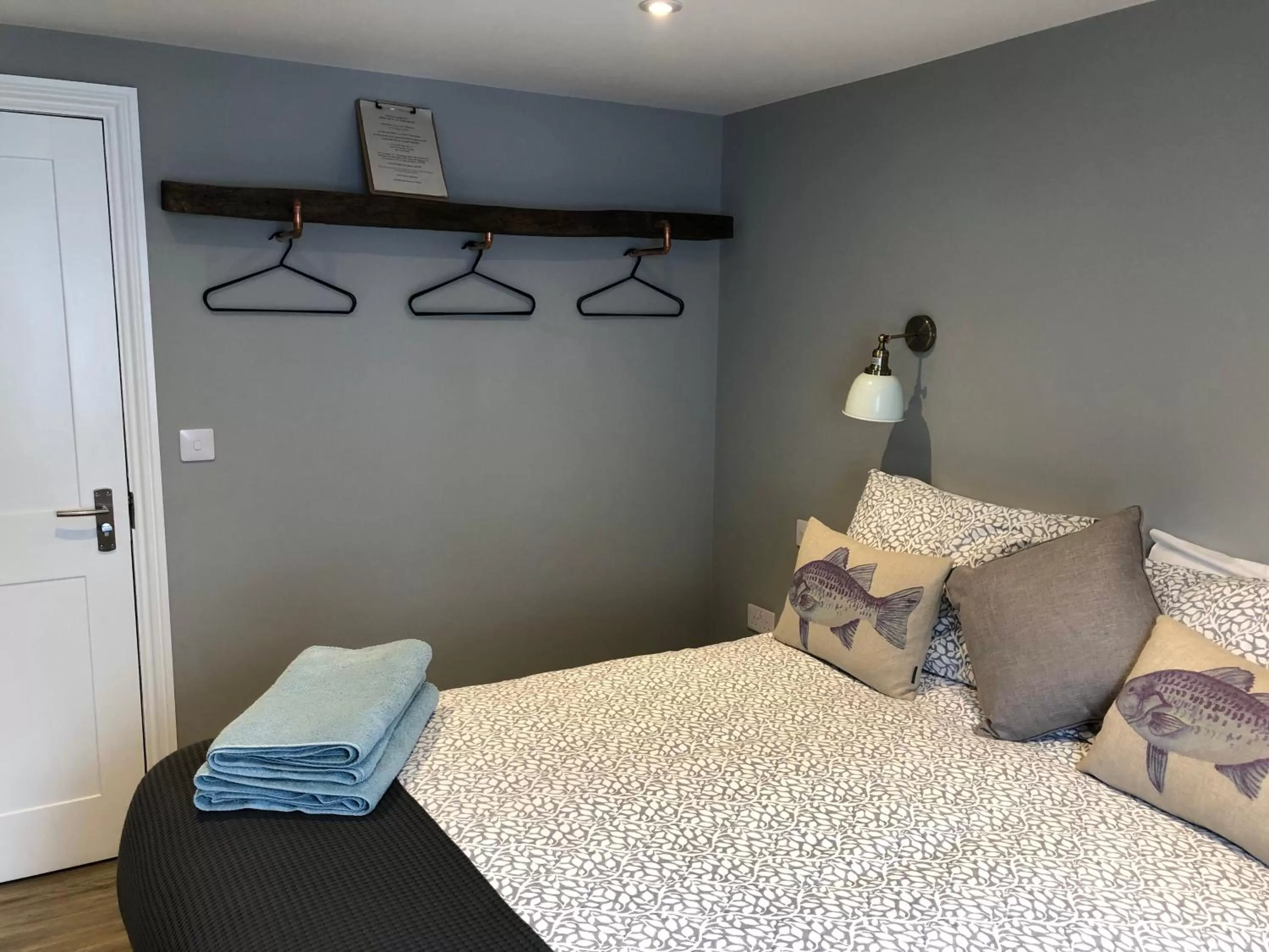 Bedroom, Bed in The Royal George