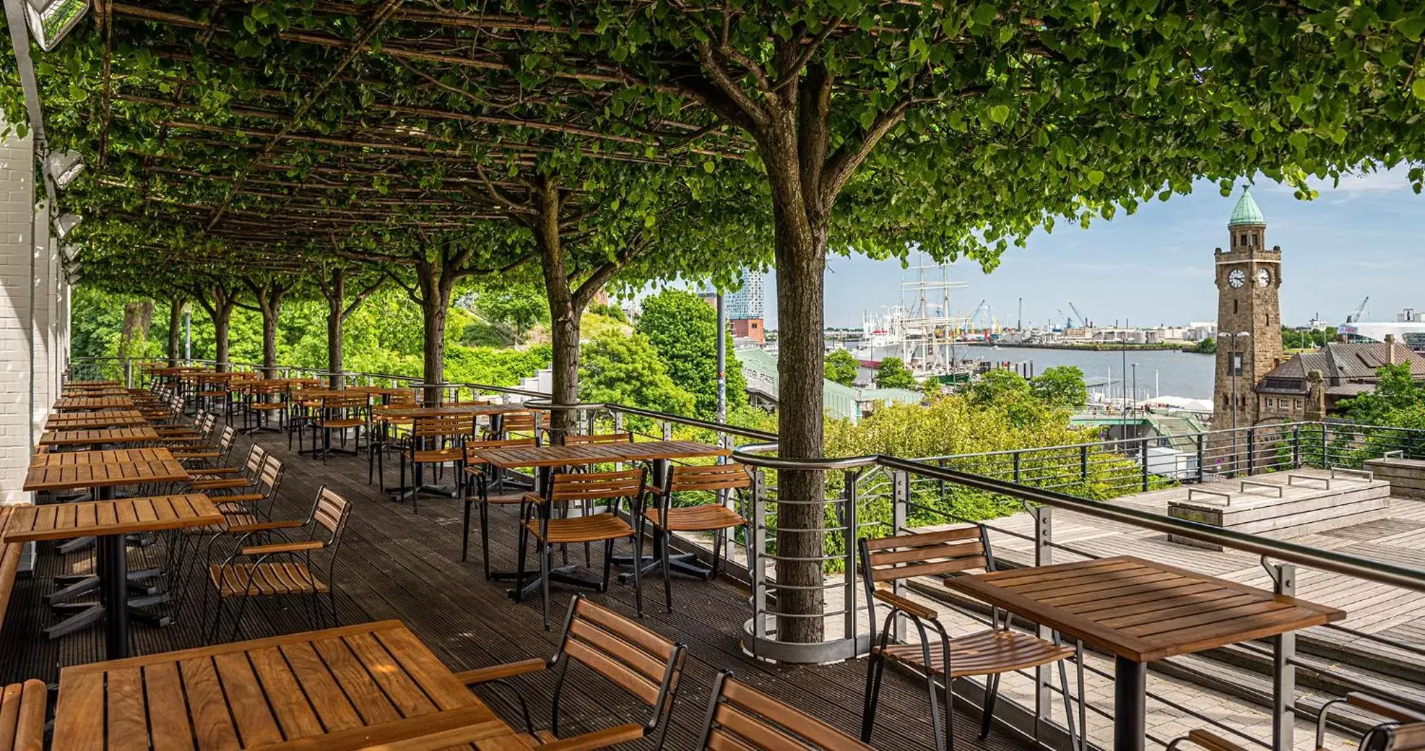 Property building in Hotel Hafen Hamburg