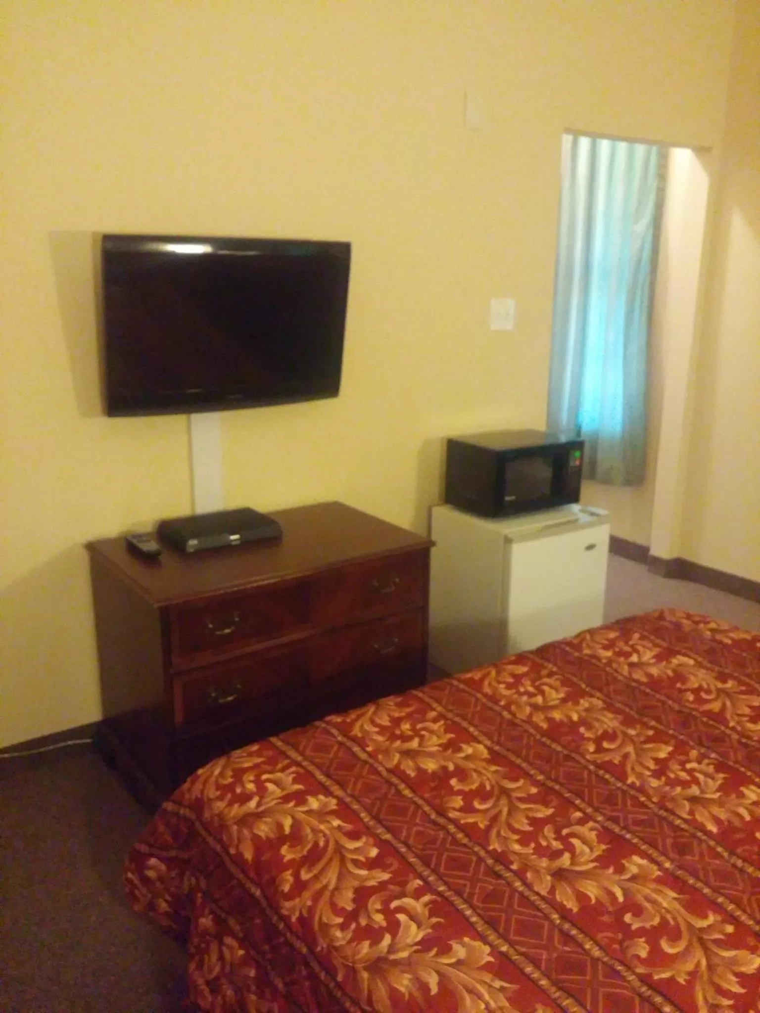 Photo of the whole room, Bed in Country Regency Inn & Suites