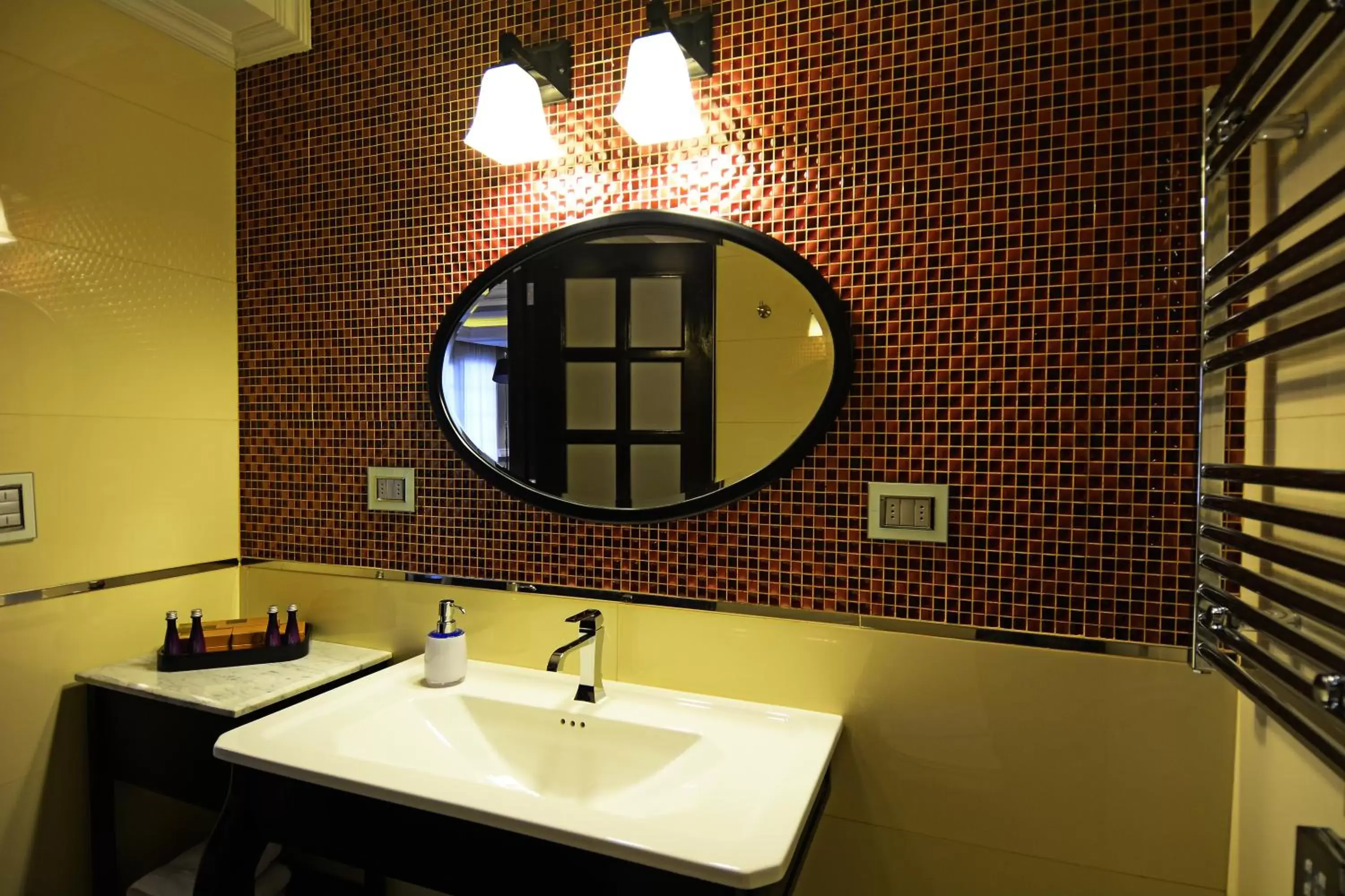 Staff, Bathroom in Hotel Sommelier Boutique