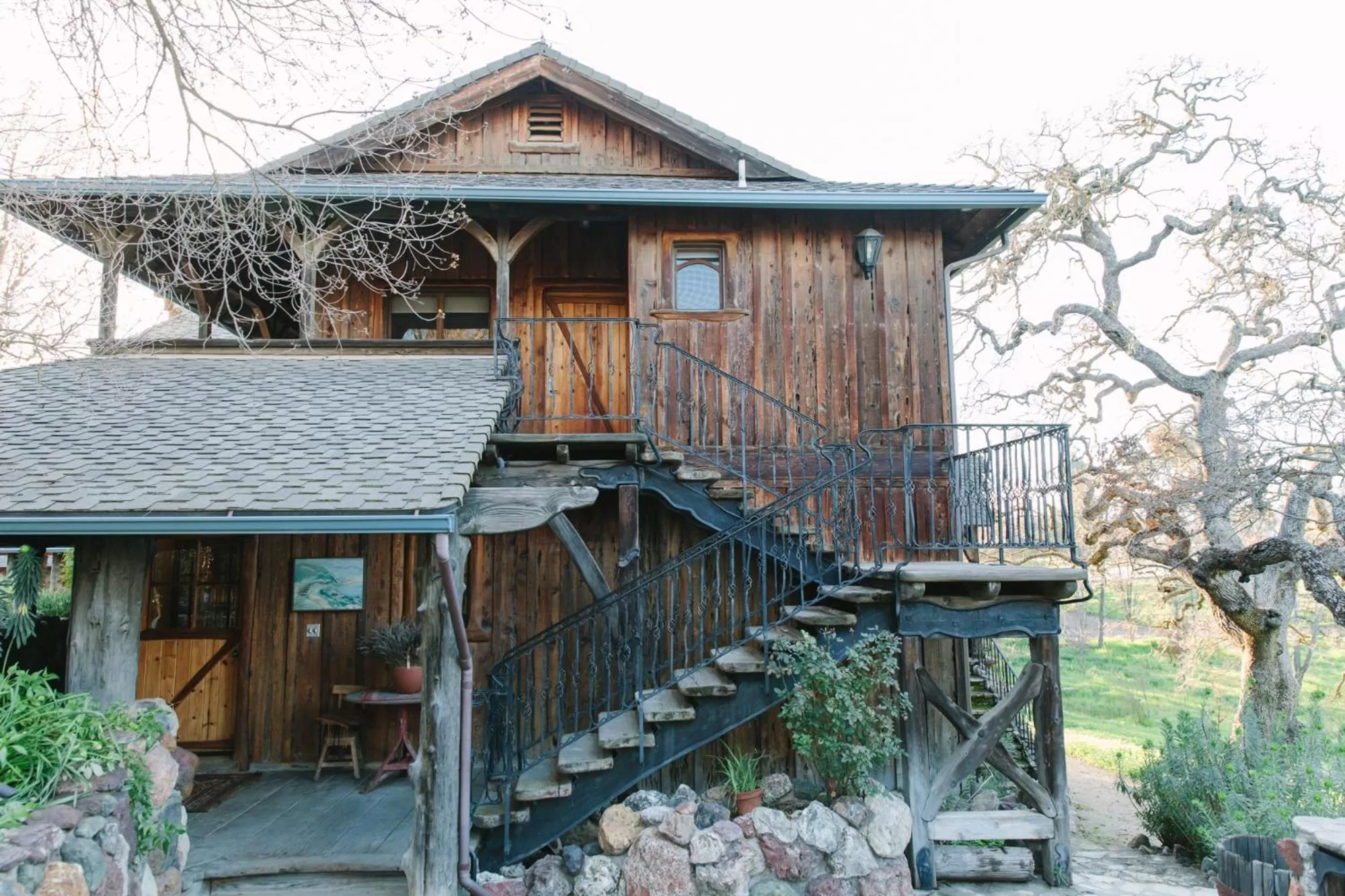 Property building in Inn Paradiso