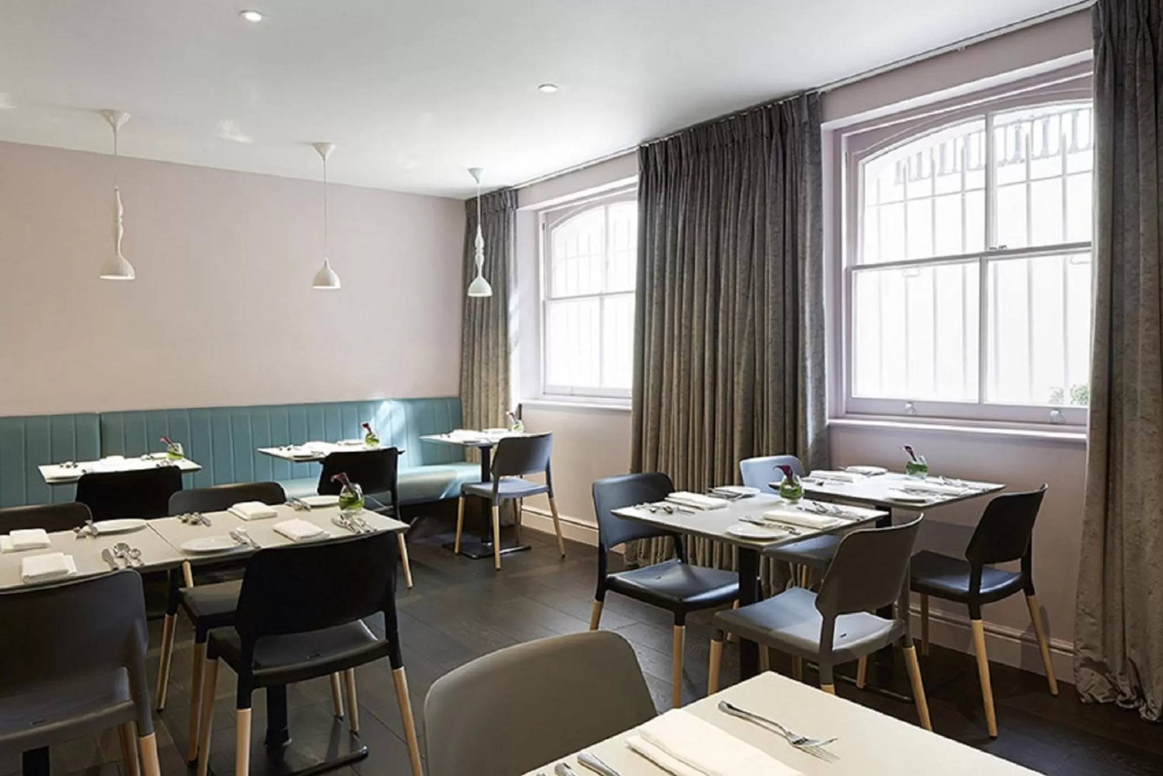 Restaurant/places to eat in Signature Townhouse London Hyde Park