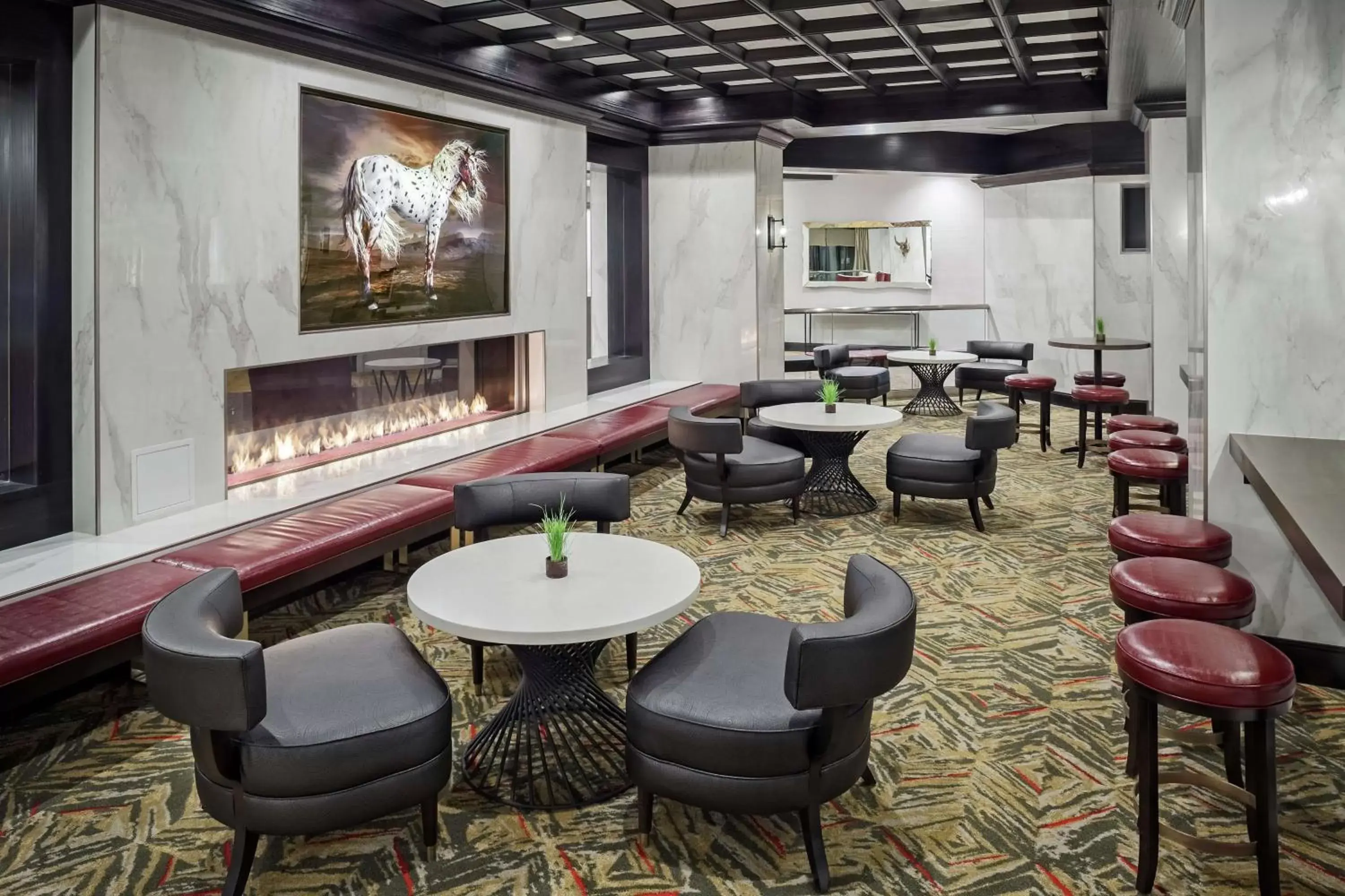 Dining area, Lounge/Bar in DoubleTree by Hilton Hotel Denver