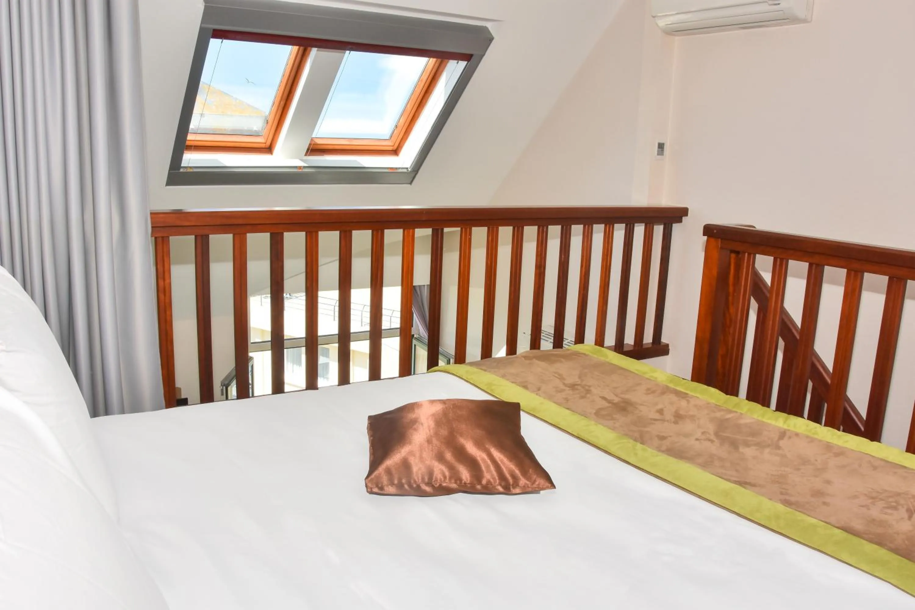 Bed in Mercure Granville Le Grand Large