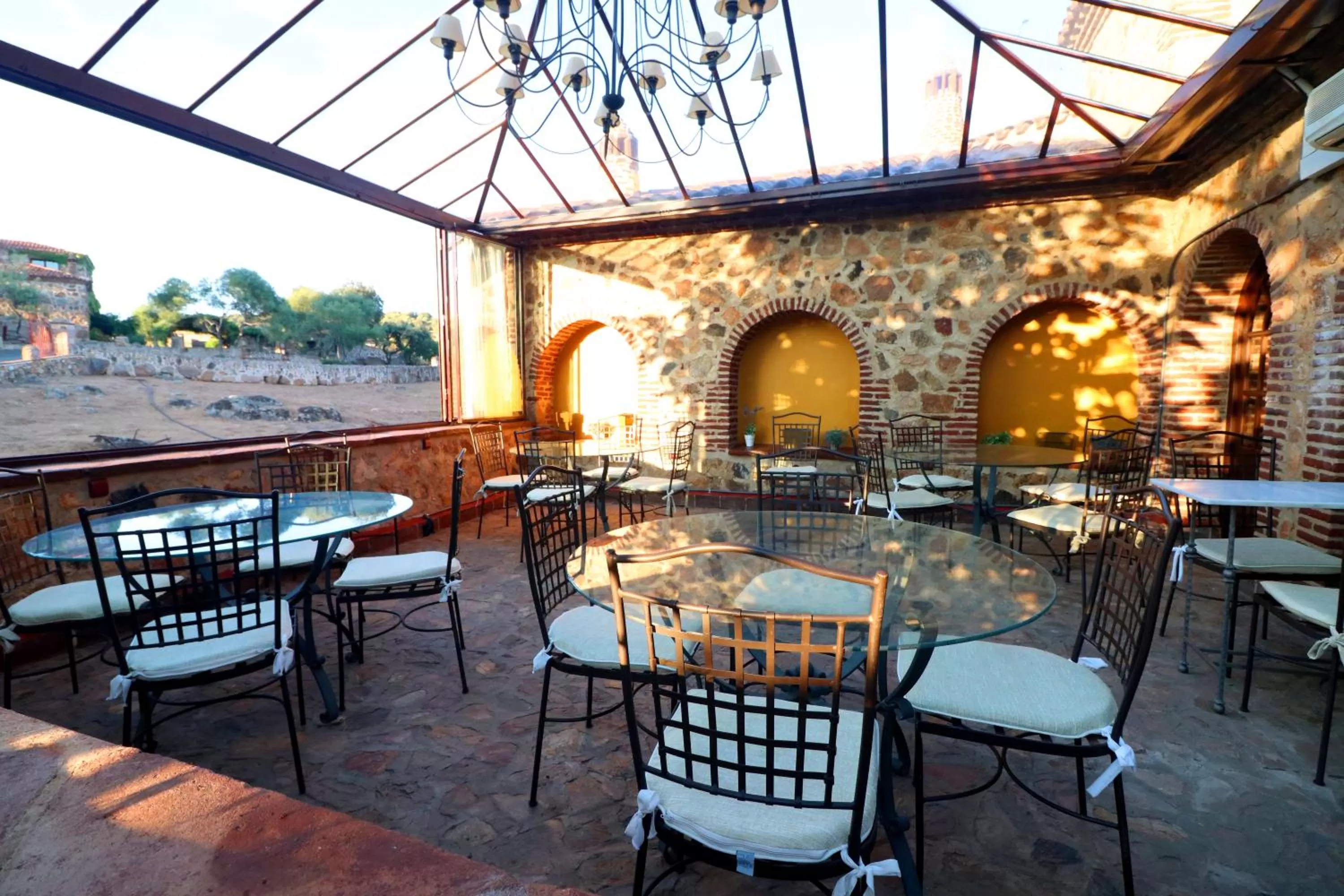 Restaurant/places to eat in Hotel Monasterio de Rocamador