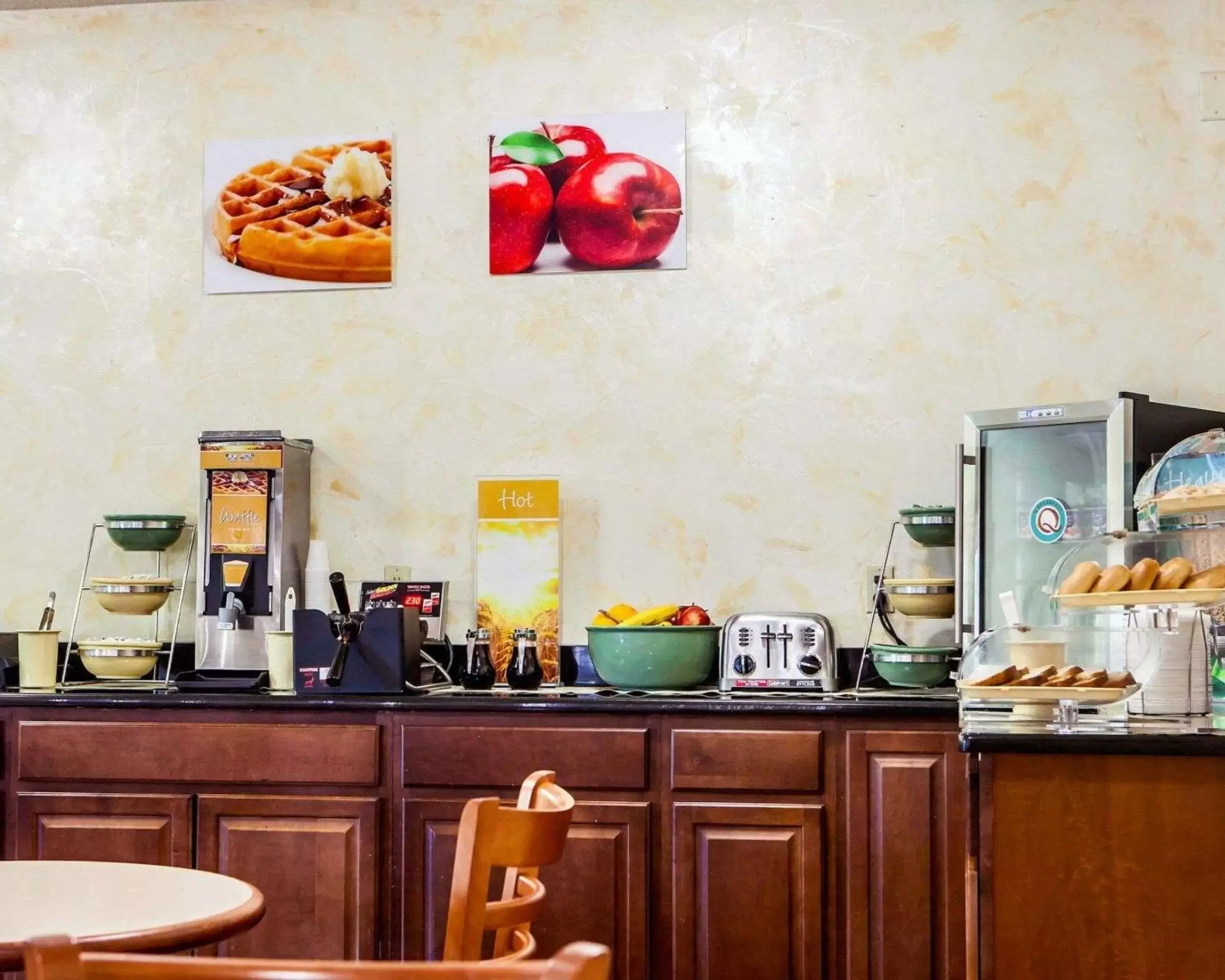 Restaurant/places to eat in Quality Inn & Suites Restaurant/places to eat in Quality Inn & Suites