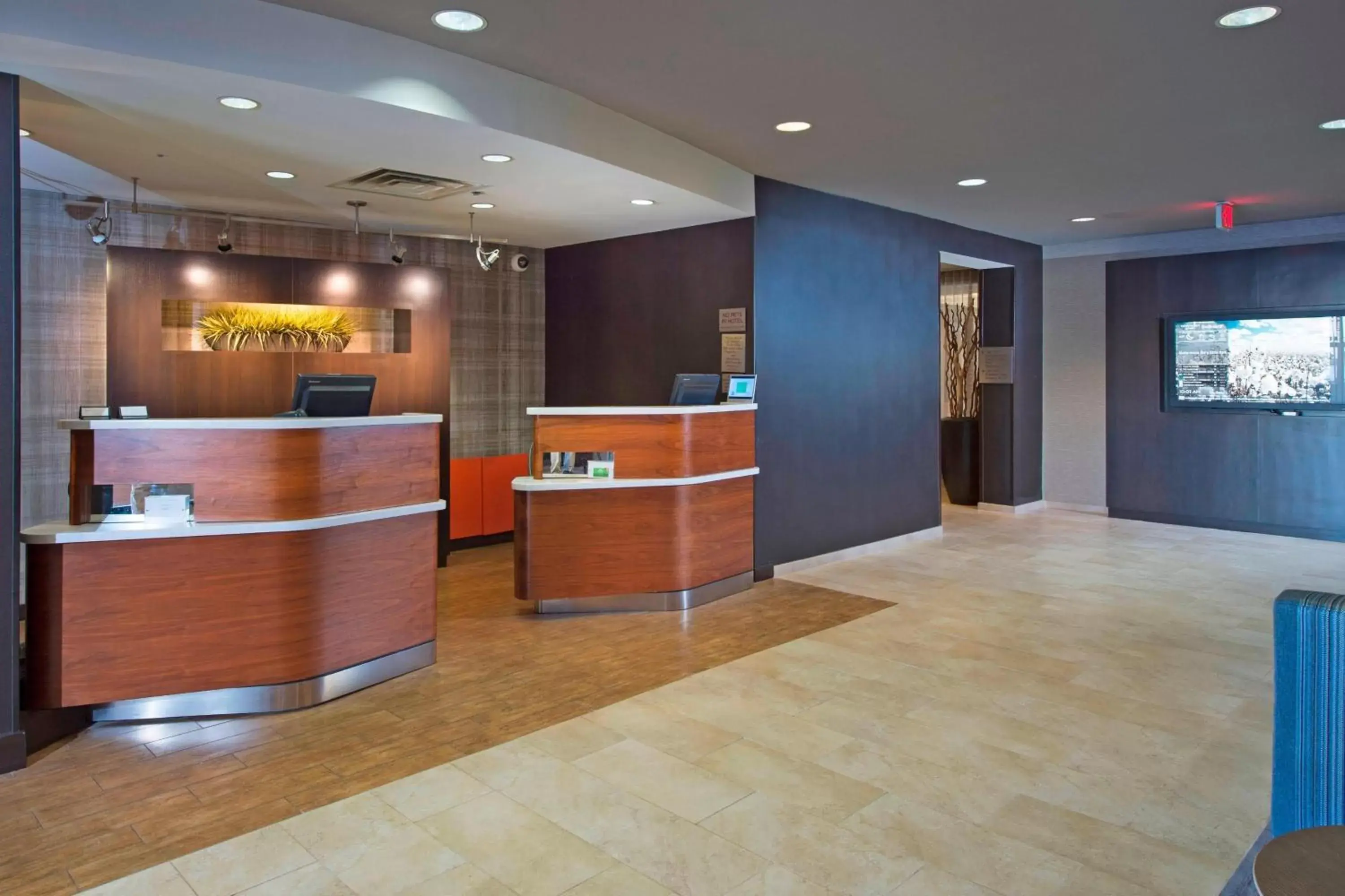 Property building, Lobby/Reception in Courtyard by Marriott Dothan
