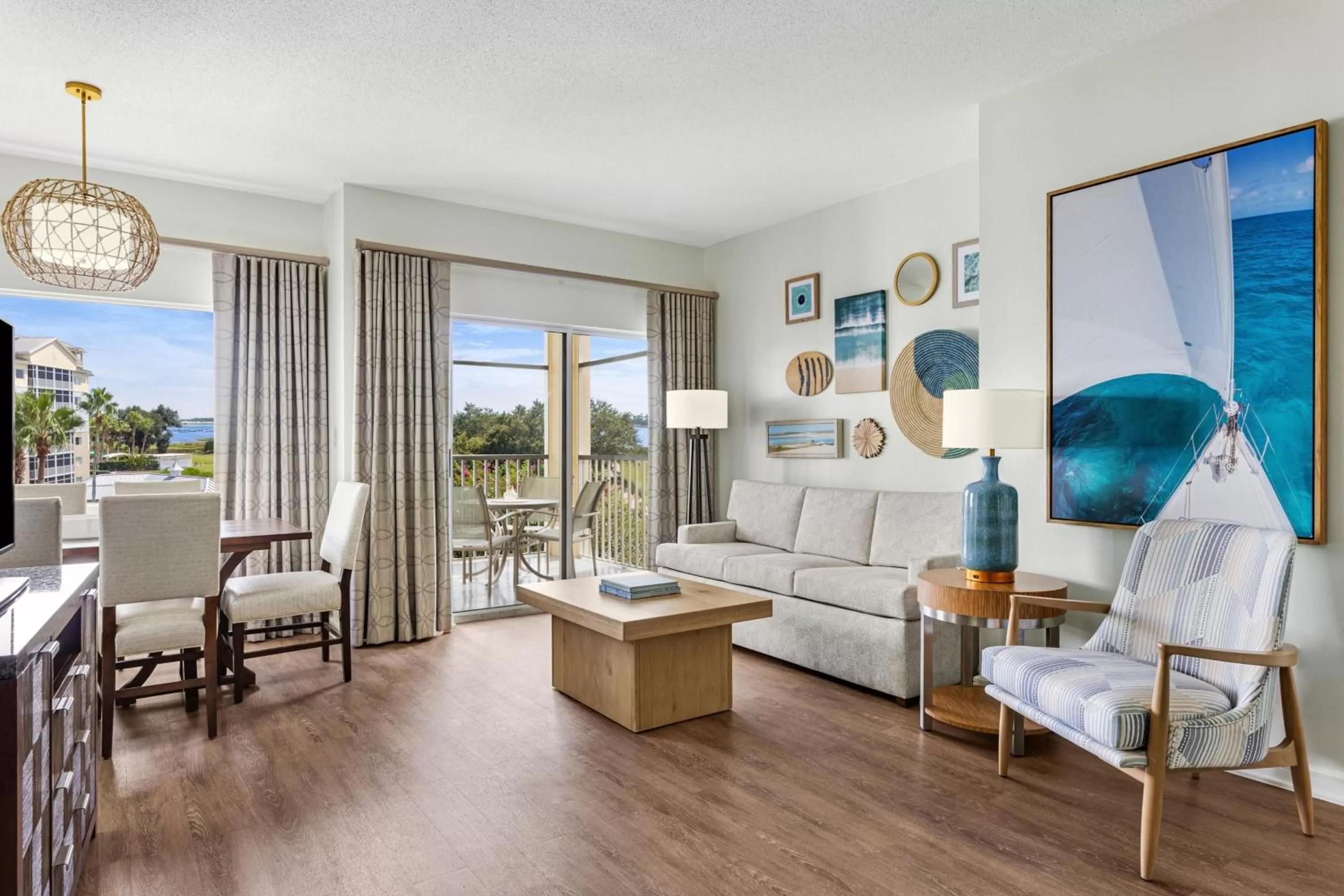 Living room in Marriott's Legends Edge at Bay Point