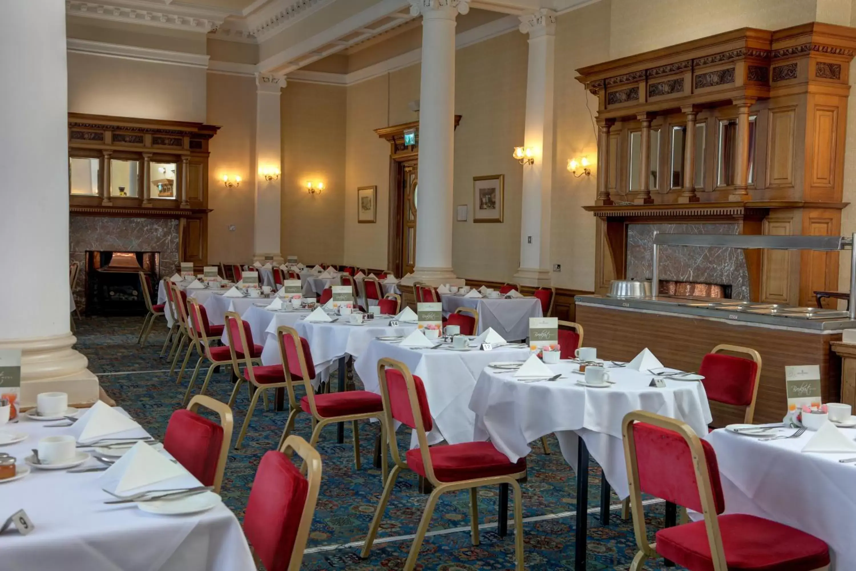 Food, Restaurant/Places to Eat in Crown & Mitre Hotel