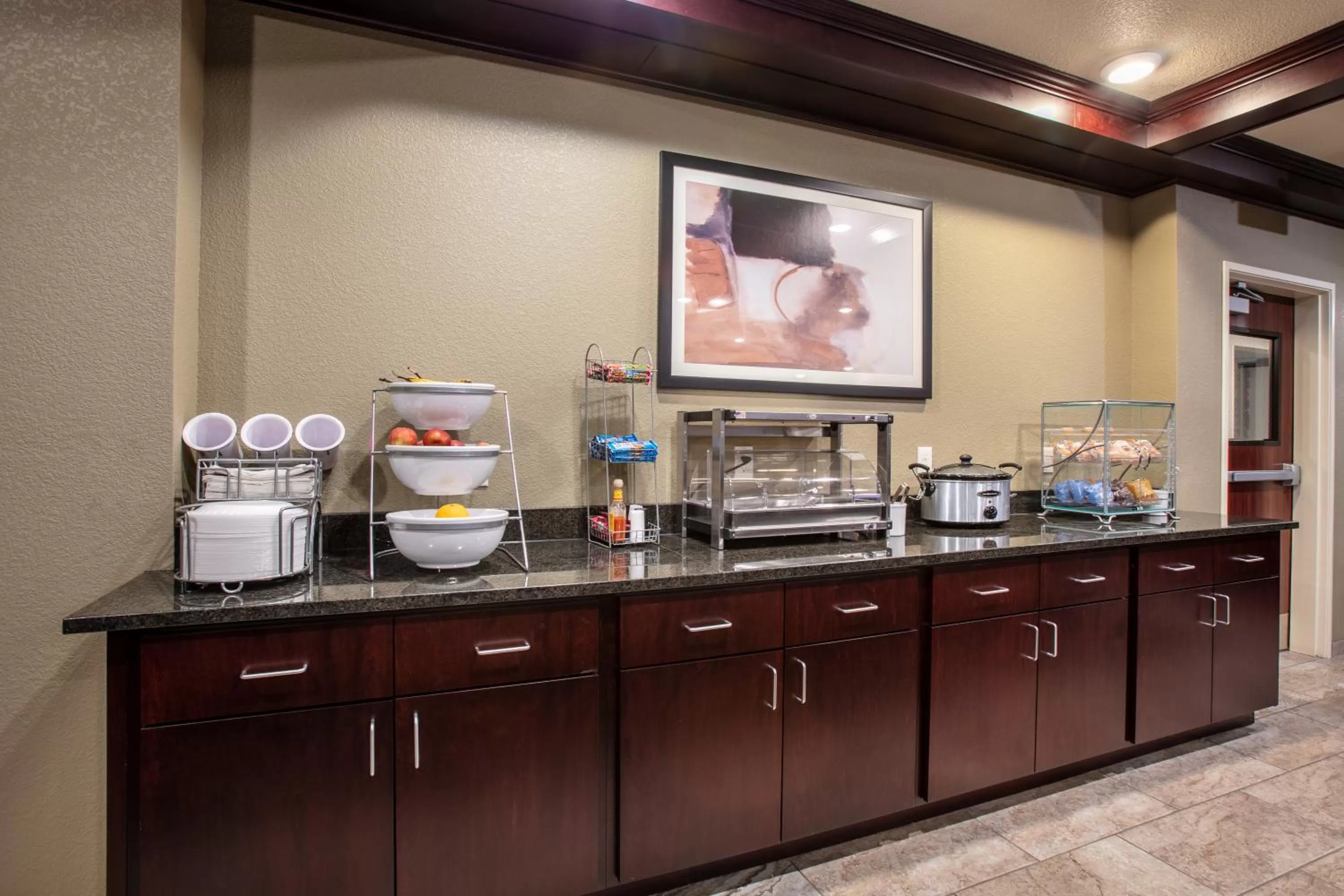 Breakfast in Cobblestone Inn & Suites - Pine Bluffs