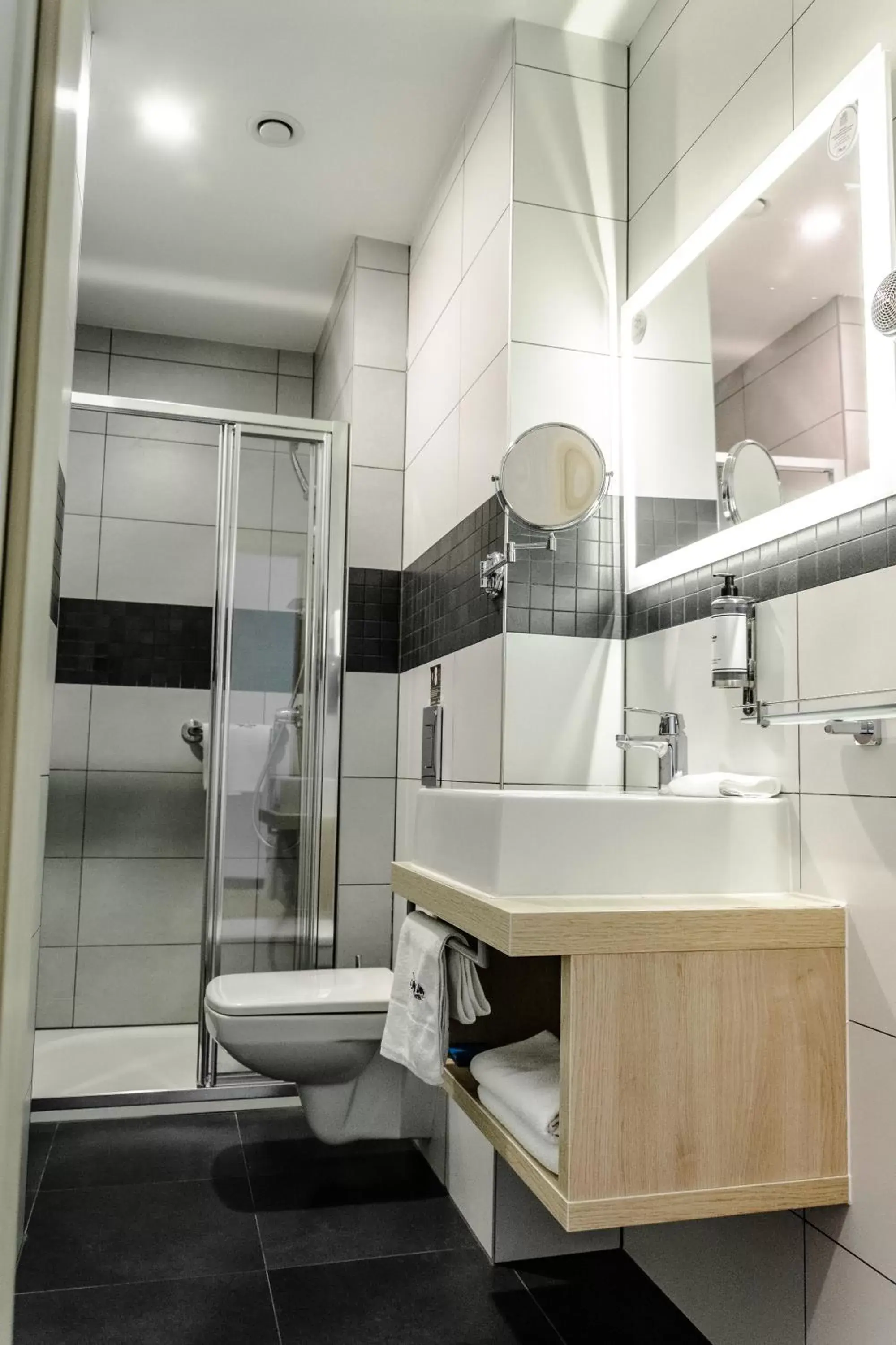 Bathroom in Stay inn Hotel Gdańsk Bathroom in Stay inn Hotel Gdańsk