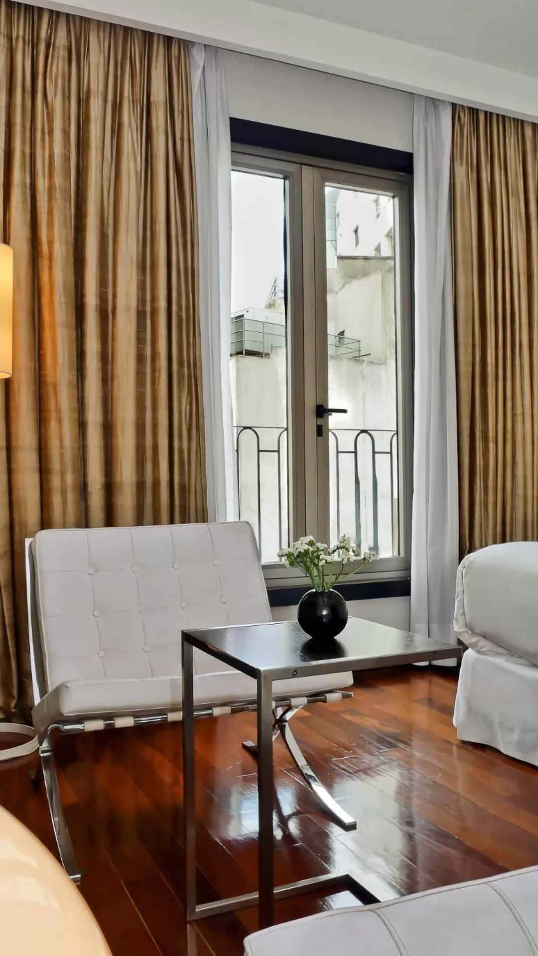 Bed in 725 Continental Hotel