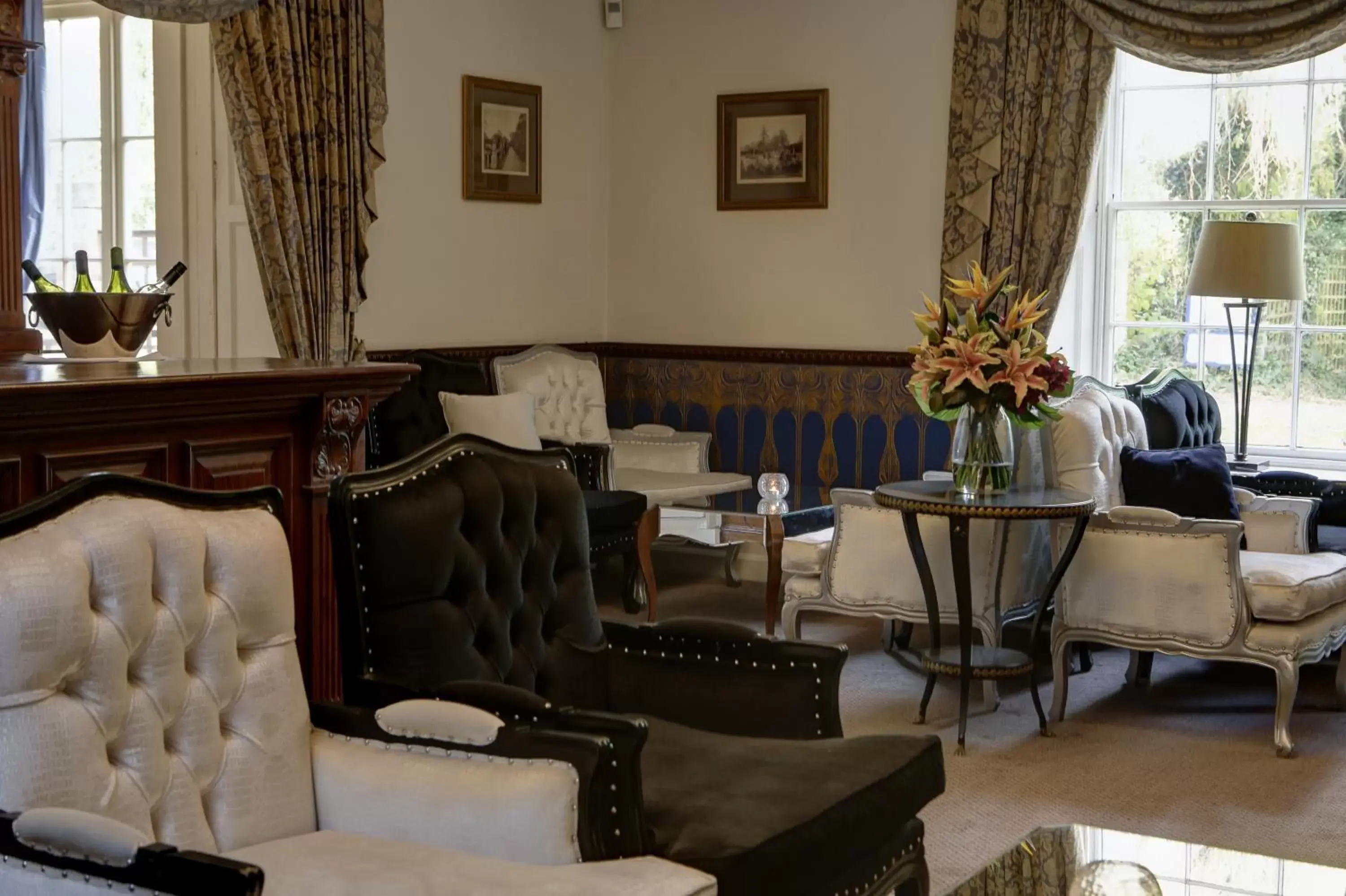 Lounge or bar, Restaurant/Places to Eat in Risley Hall Hotel